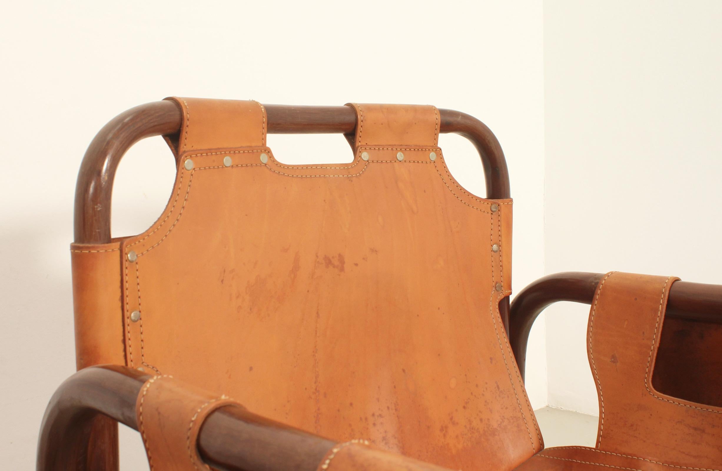 Paar Loungesessel von Tito Agnoli für Bonacina, Italien, 1960er Jahre (Leder) im Angebot