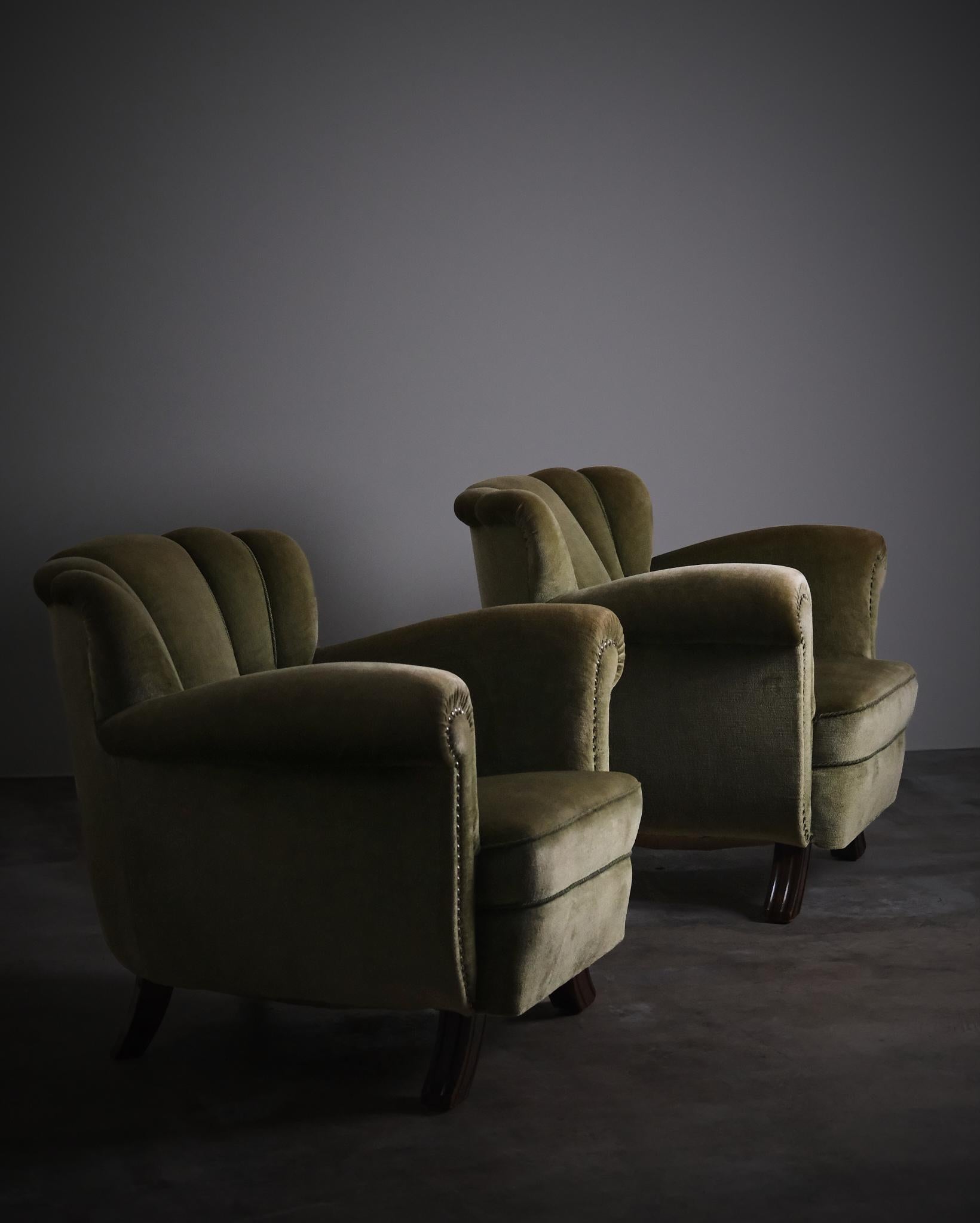 Paire de chaises longues d'un designer inconnu, Suède, années 1940 en vente 4