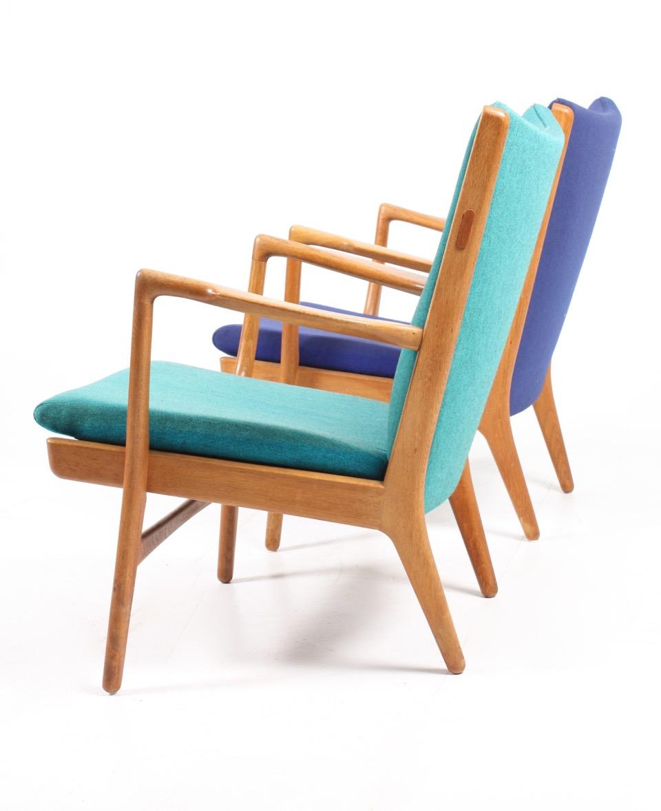 Pair of Lounge Chairs by Wegner (Dänisch)