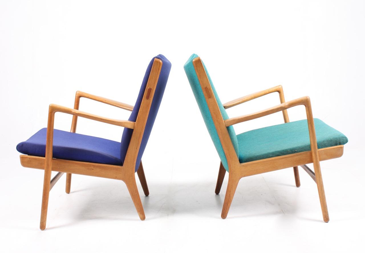 Pair of Lounge Chairs by Wegner (Mitte des 20. Jahrhunderts)
