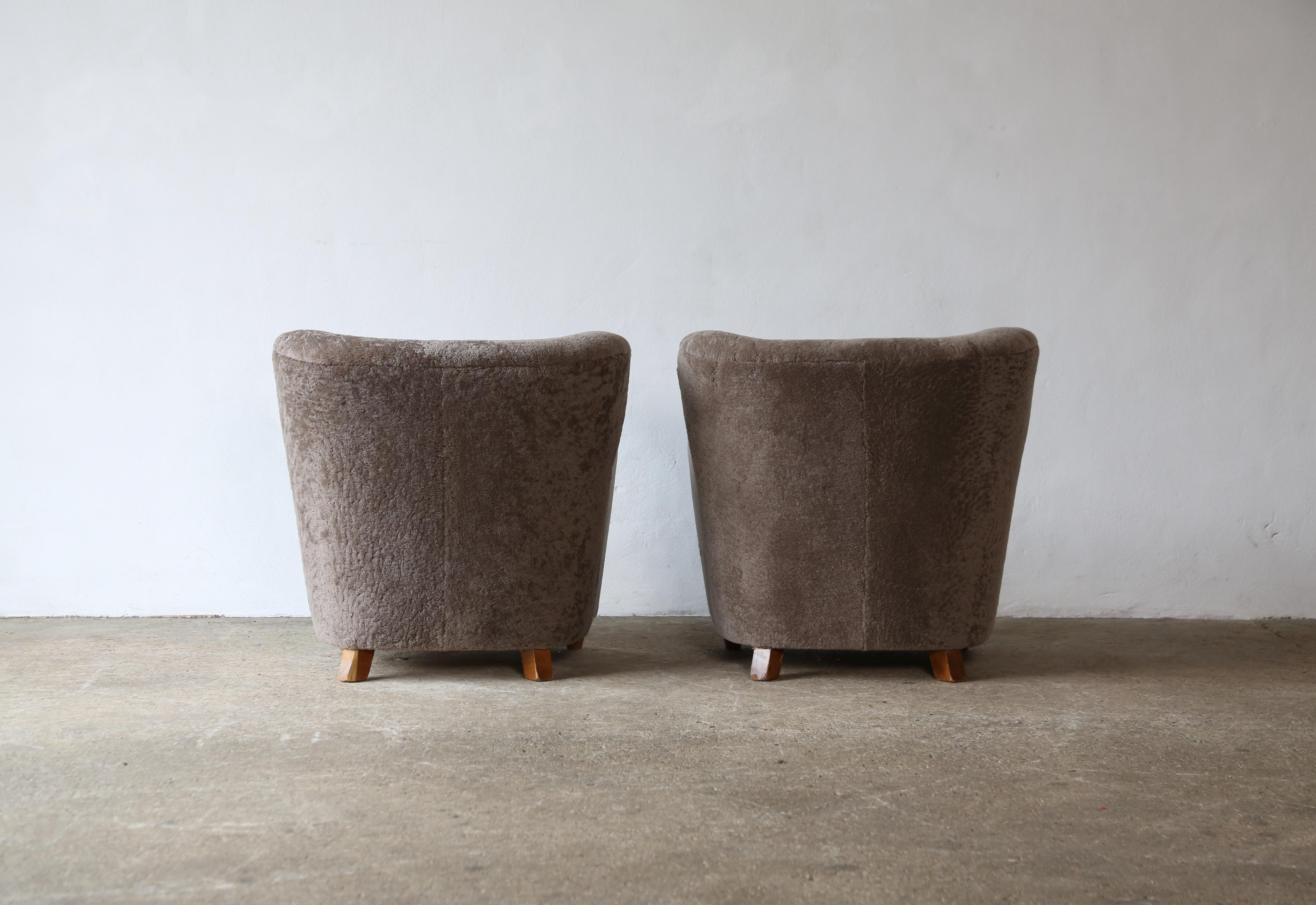 Pair of Lounge Chairs, Denmark, 1950s, Newly Upholstered in Sheepskin For Sale 2