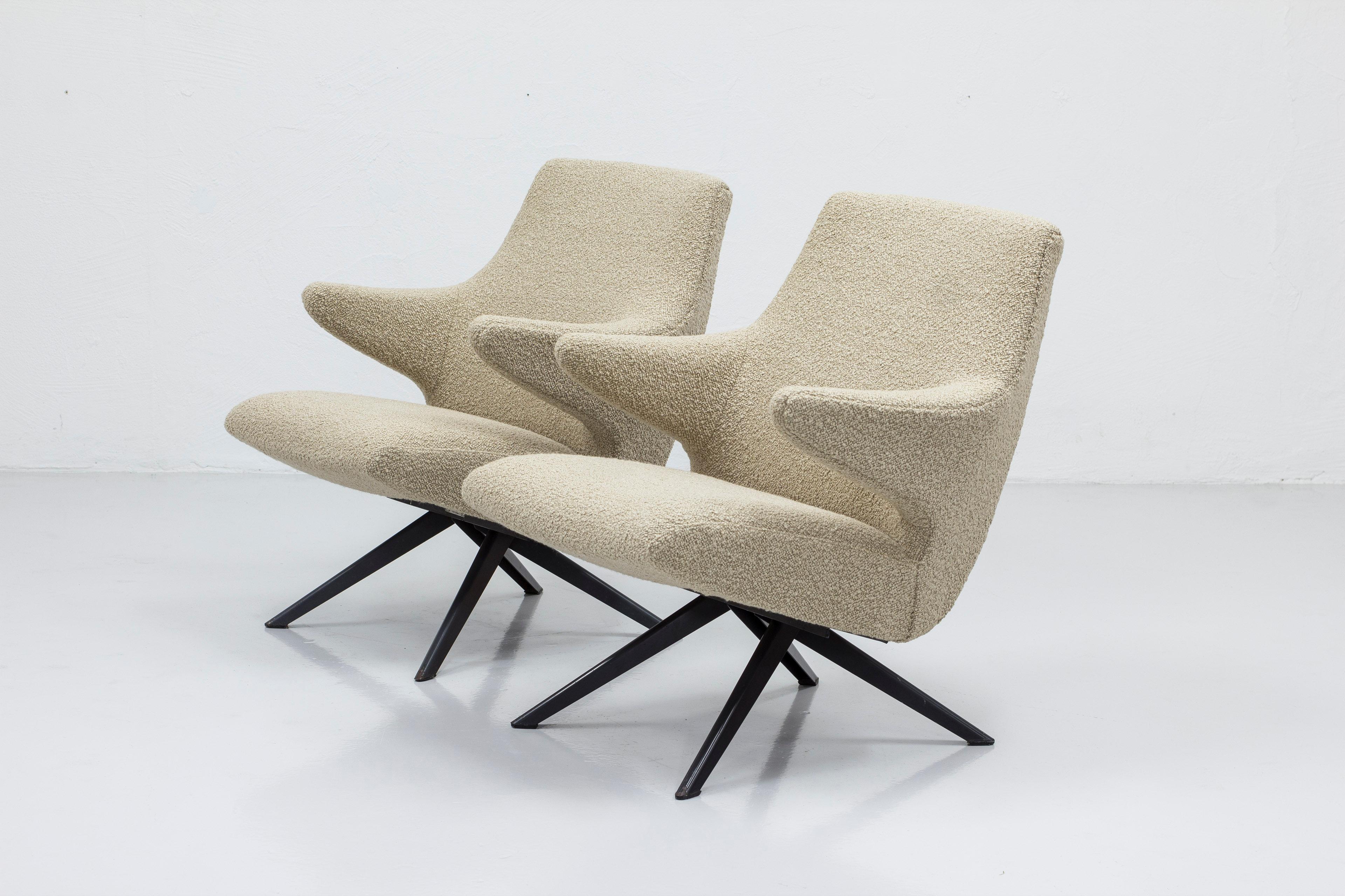 Mid-20th Century Pair of lounge chairs designed by Bengt Ruda by Nordiska Kompaniet, 1950 For Sale