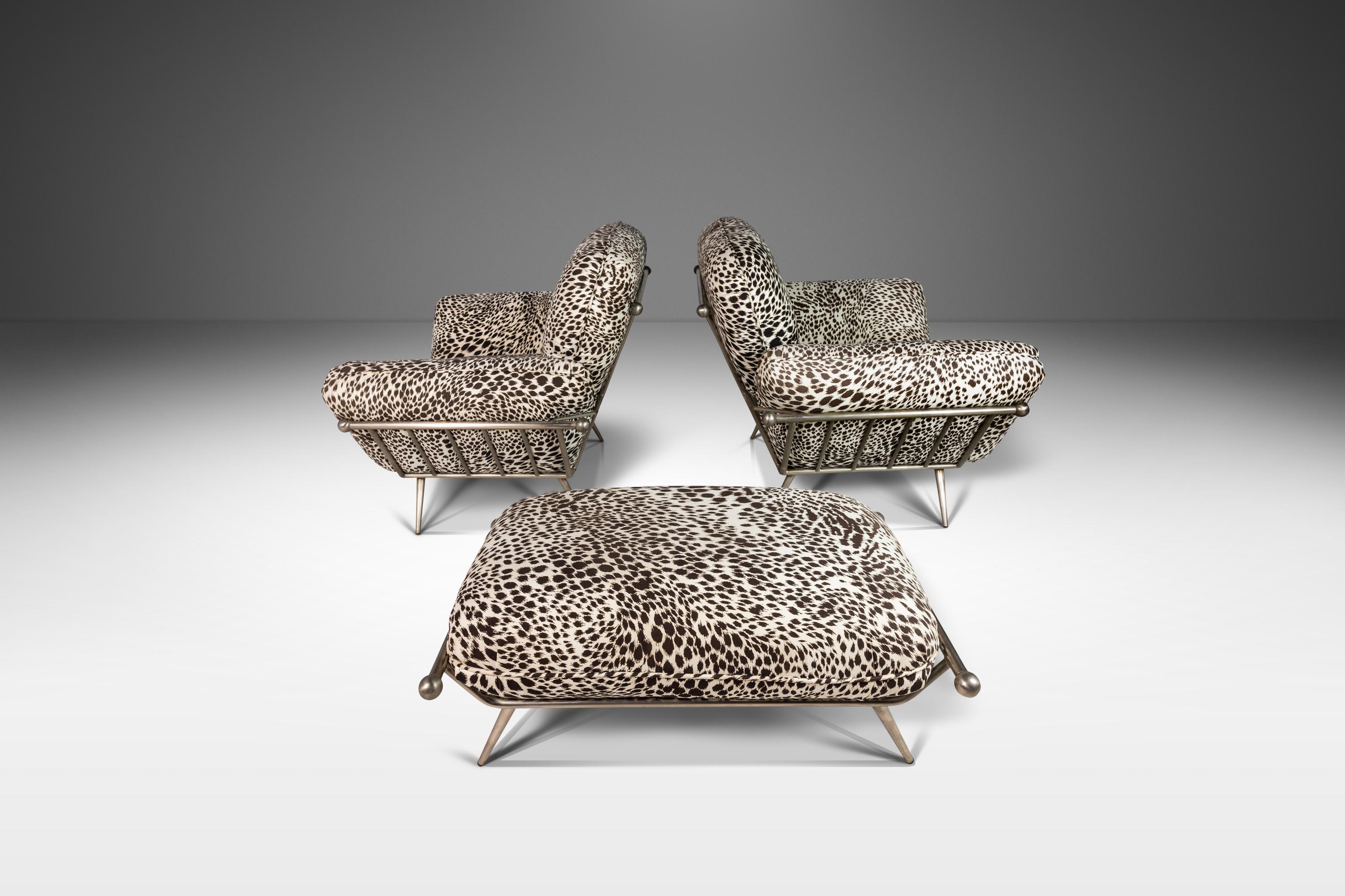 Post-Modern Pair of Lounge Chairs for Carson's Attributed to Milo Baughman, USA, C. 1980s For Sale