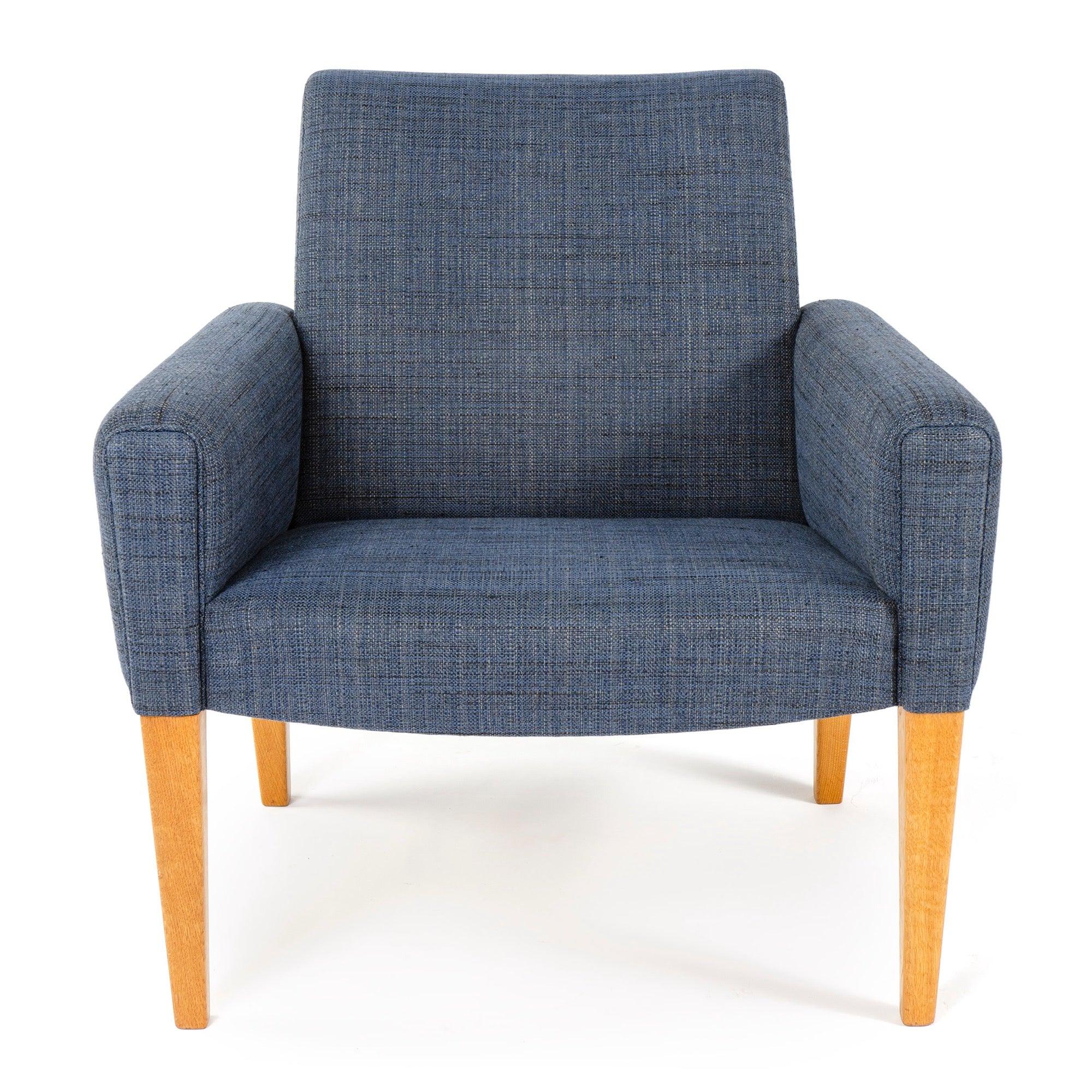 Paar Loungesessel von Hans J. Wegner für AP Stolen (Dänisch) im Angebot