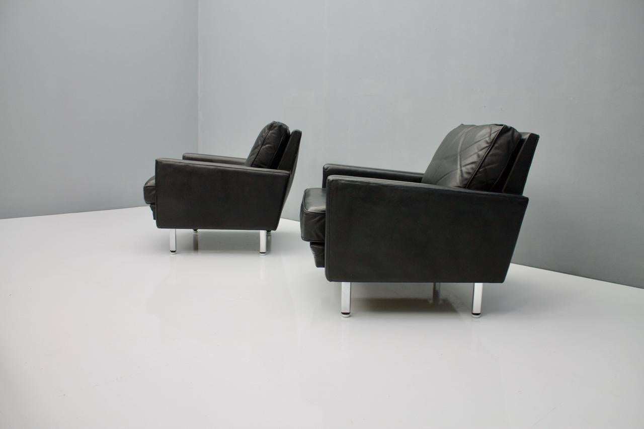 Mid-Century Modern Pair of George Nelson 'Loose Cushion' Lounge Chairs in Black Leather