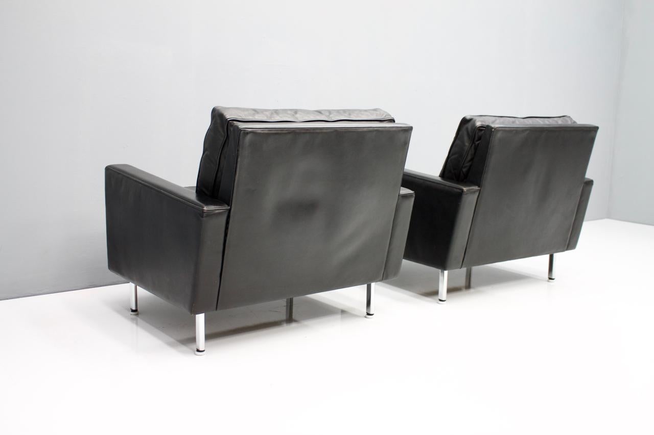 Pair of George Nelson 'Loose Cushion' Lounge Chairs in Black Leather 3