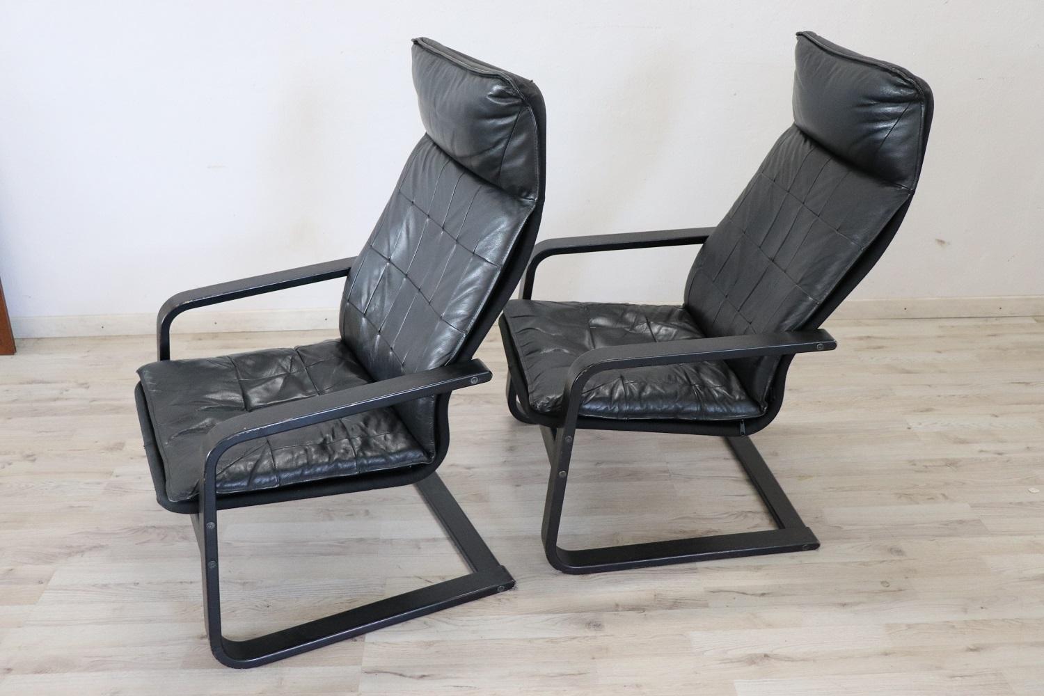 Pair of Lounge Chairs in Black Leather, 1970s For Sale 3