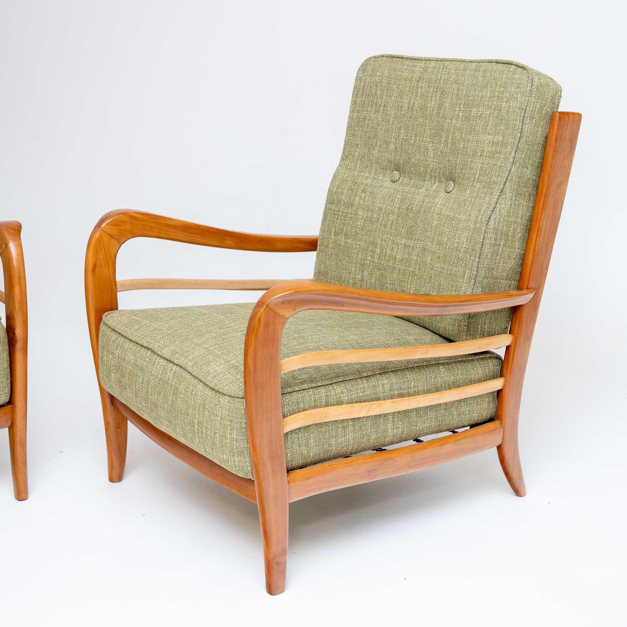 Mid-Century Modern Pair of Lounge Chairs in Cherry, green Upholstery attr. Paolo Buffa, Italy 1950s For Sale