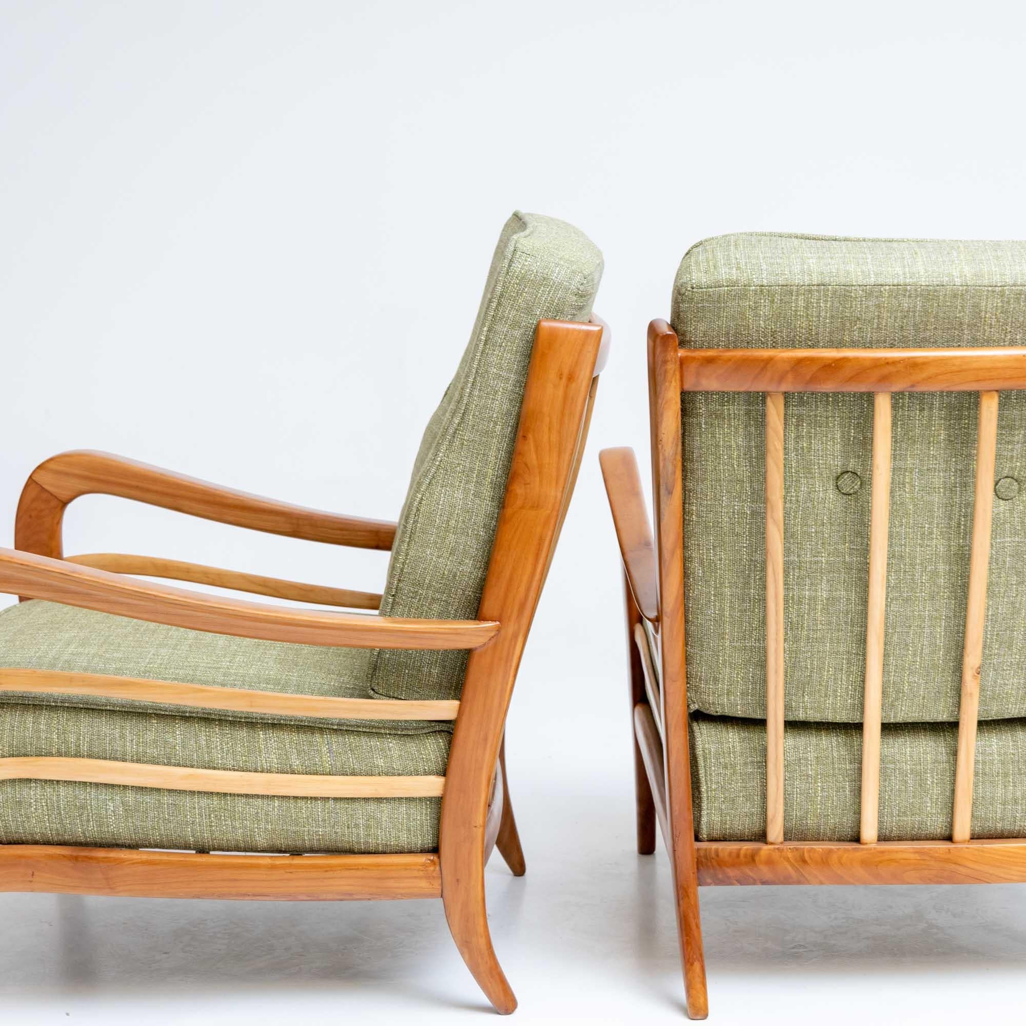 Pair of Lounge Chairs in Cherry, green Upholstery attr. Paolo Buffa, Italy 1950s For Sale 1