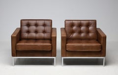 Paar Loungesessel aus schokoladenbraunem Leder von Florence Knoll