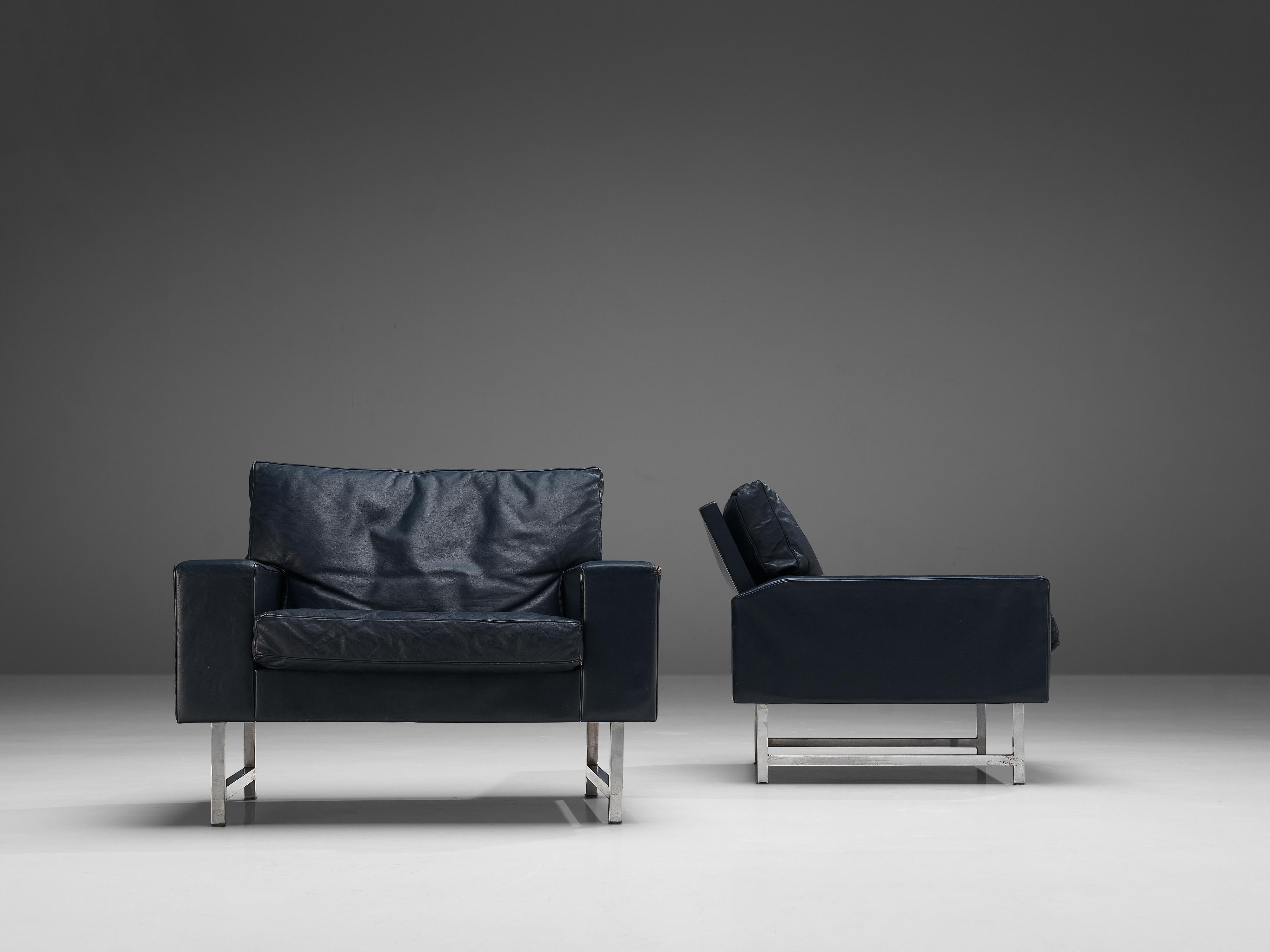 Scandinavian Modern Scandinavian Pair of Lounge Chairs in Deep Blue Leather For Sale