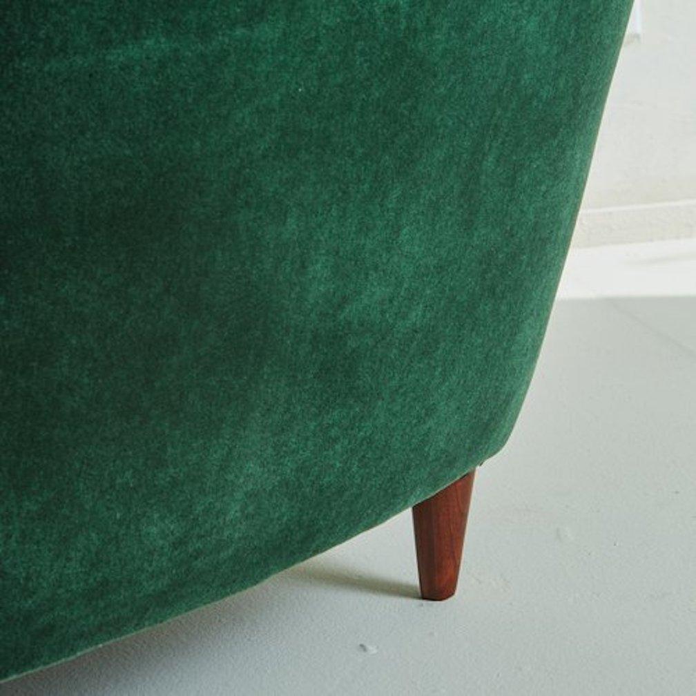 Pair of Lounge Chairs in Emerald Velvet in the Style of Paolo Buffa, Italy 1960s 3