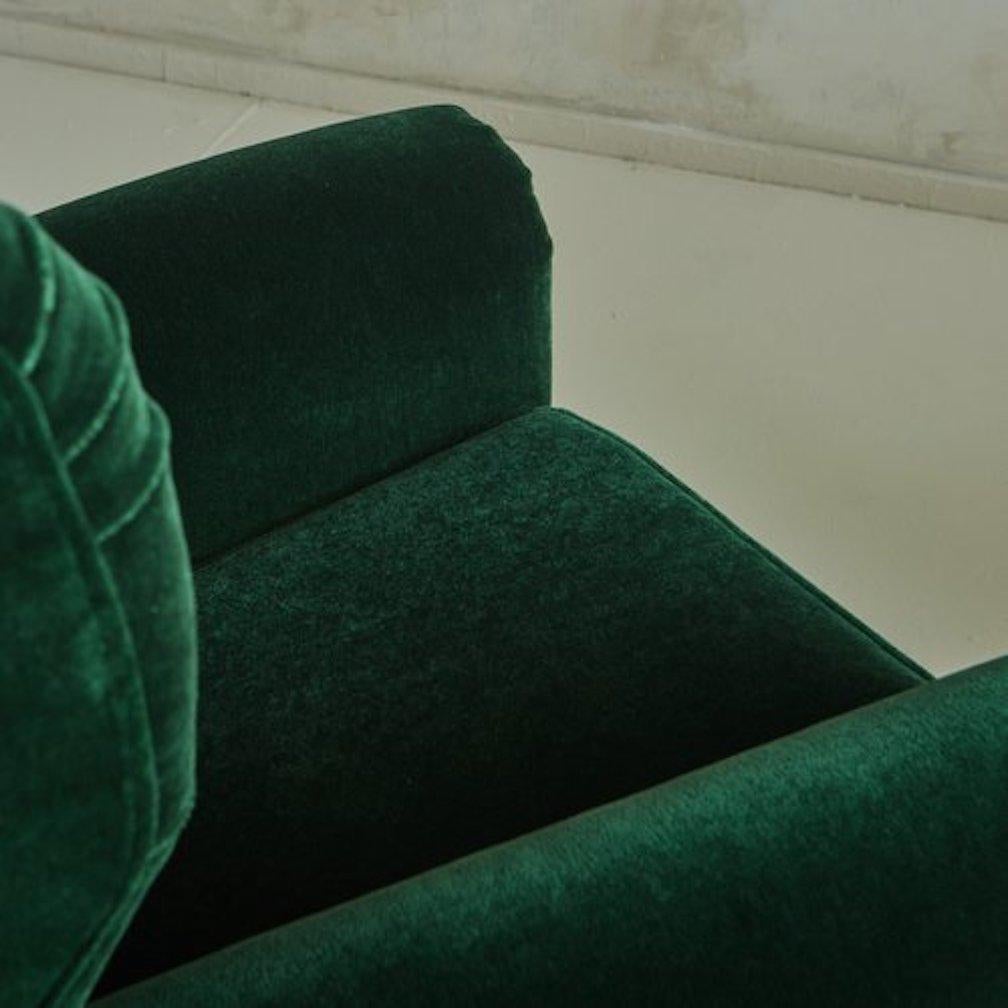 Upholstery Pair of Lounge Chairs in Emerald Velvet in the Style of Paolo Buffa, Italy 1960s