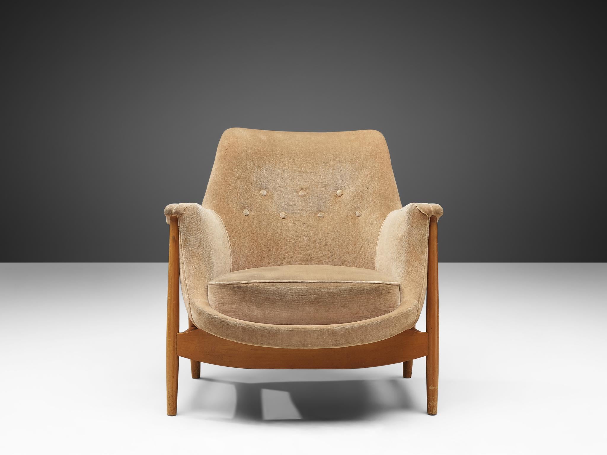 Late 20th Century Mid-Century Pair of Lounge Chairs in Beige Velvet