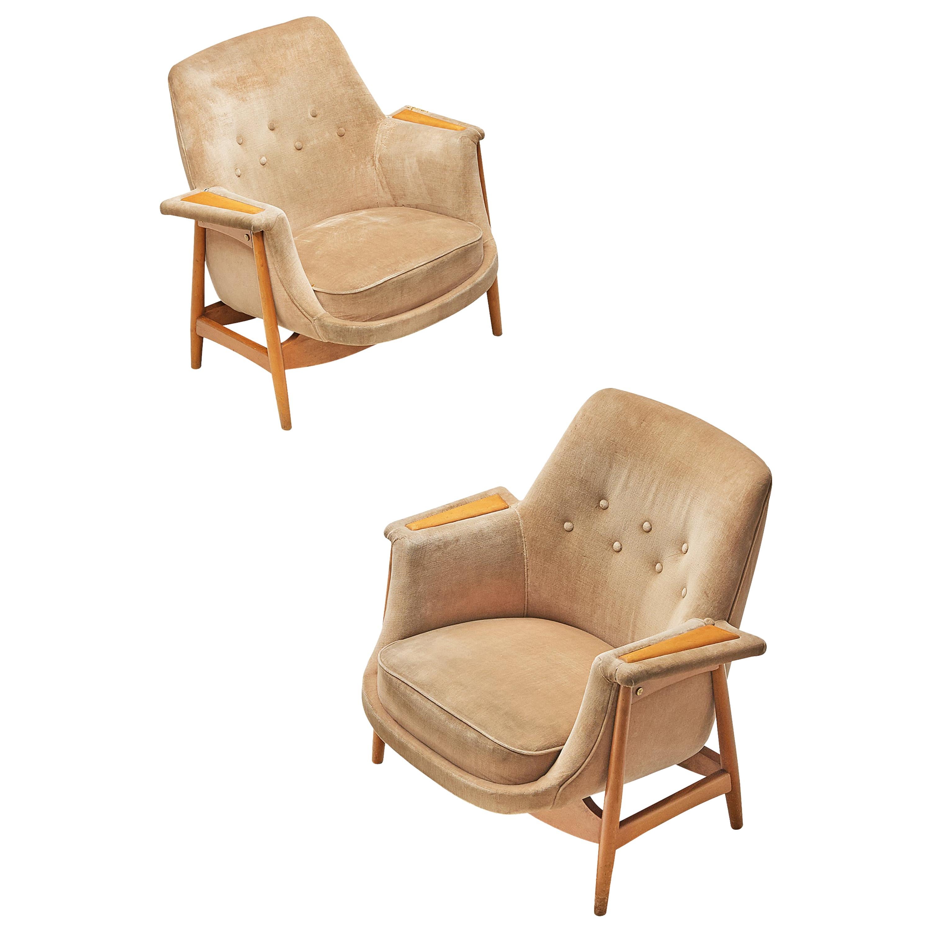 Mid-Century Pair of Lounge Chairs in Beige Velvet