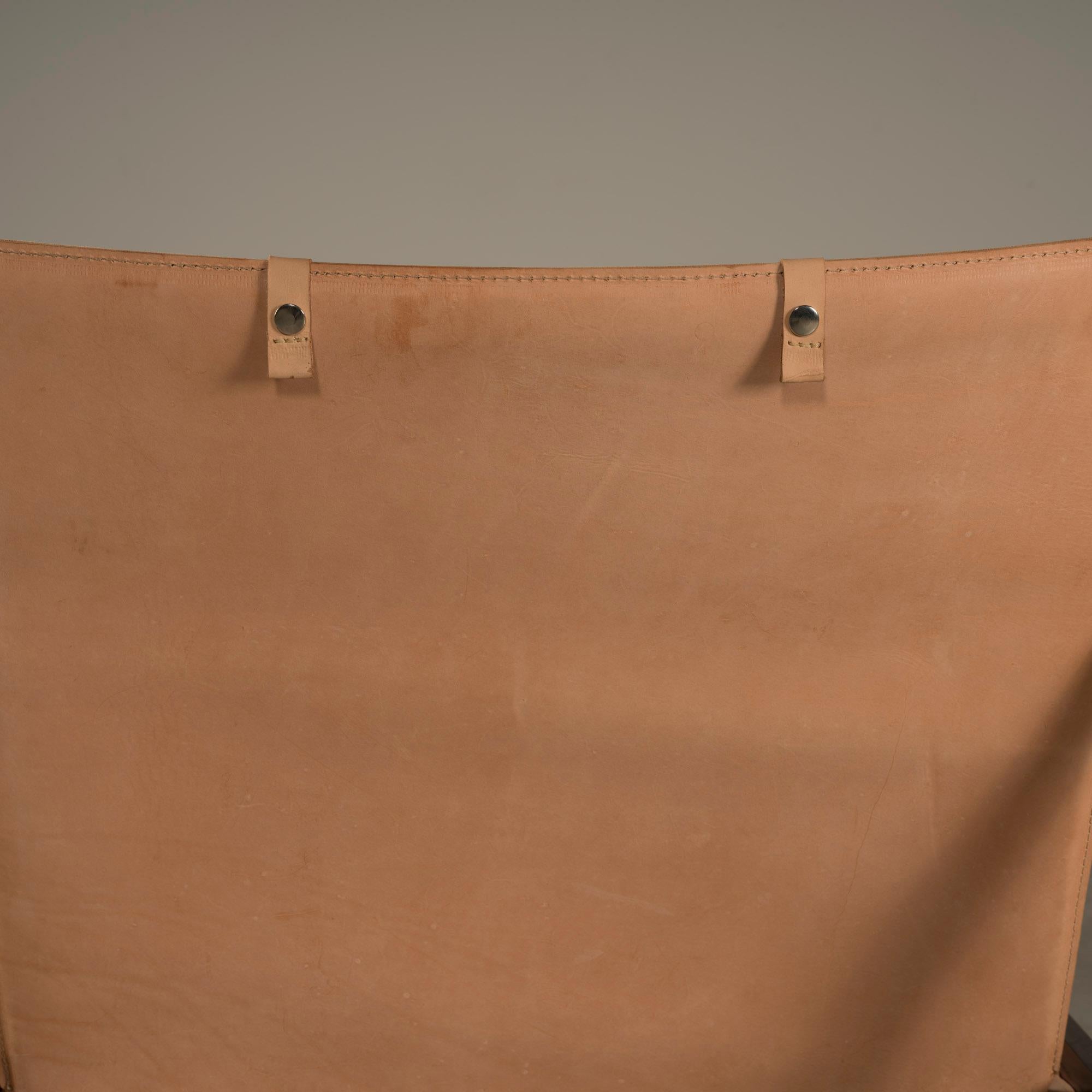 Pair of Lounge Chairs in Hardwood and Leather, Brazilian Mid-century Modern For Sale 3