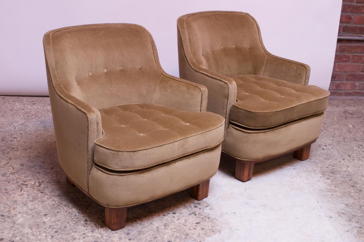 Mid-Century Modern Pair of Lounge Chairs in Mahogany and Velvet by Edward Wormley for Dunbar For Sale