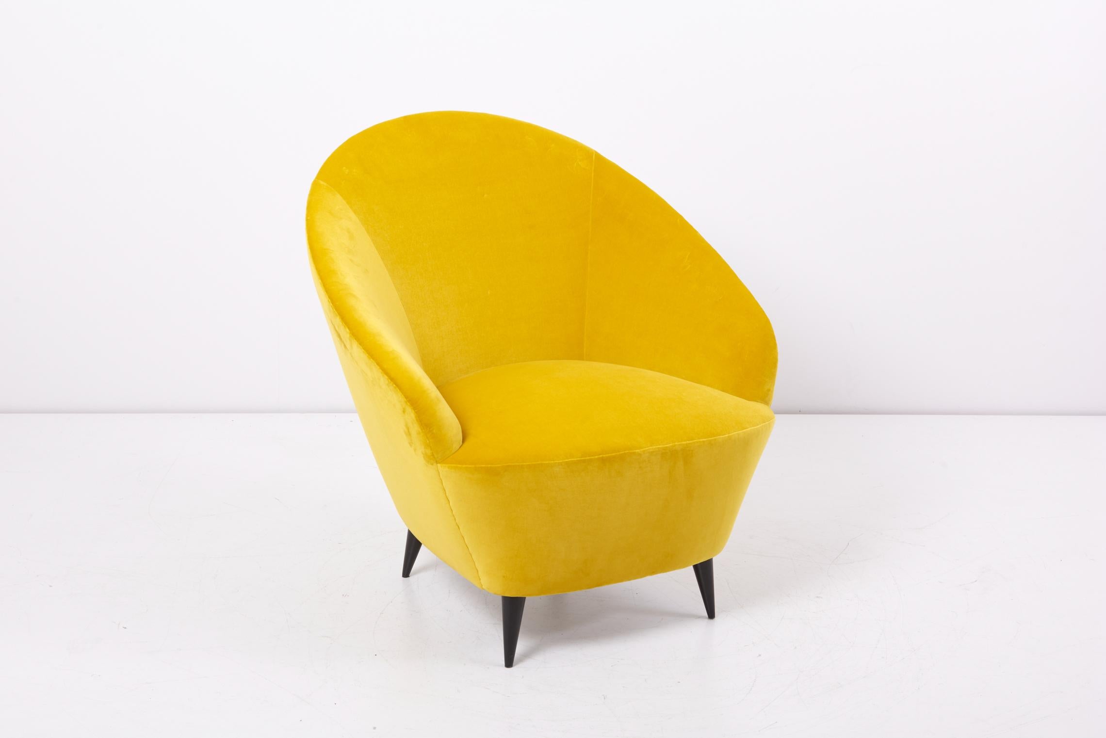 Paire de fauteuils de salon jaunes en velours de coton neuf, Italie, années 1950 en vente 5