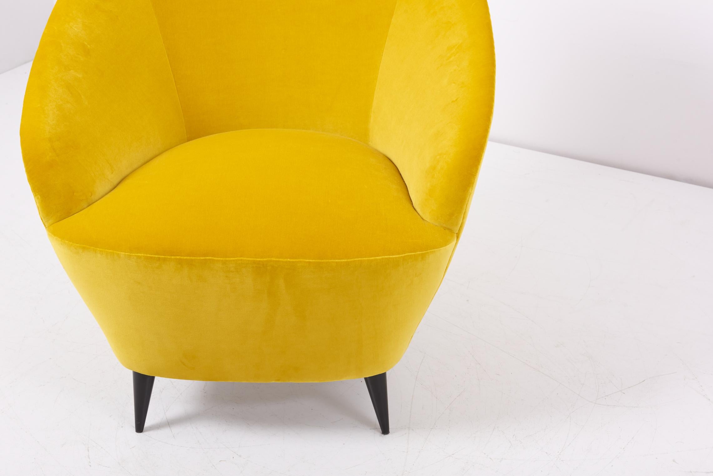 Pair of Yellow Lounge Chairs in New Cotton Velvet, Italy, 1950s For Sale 9