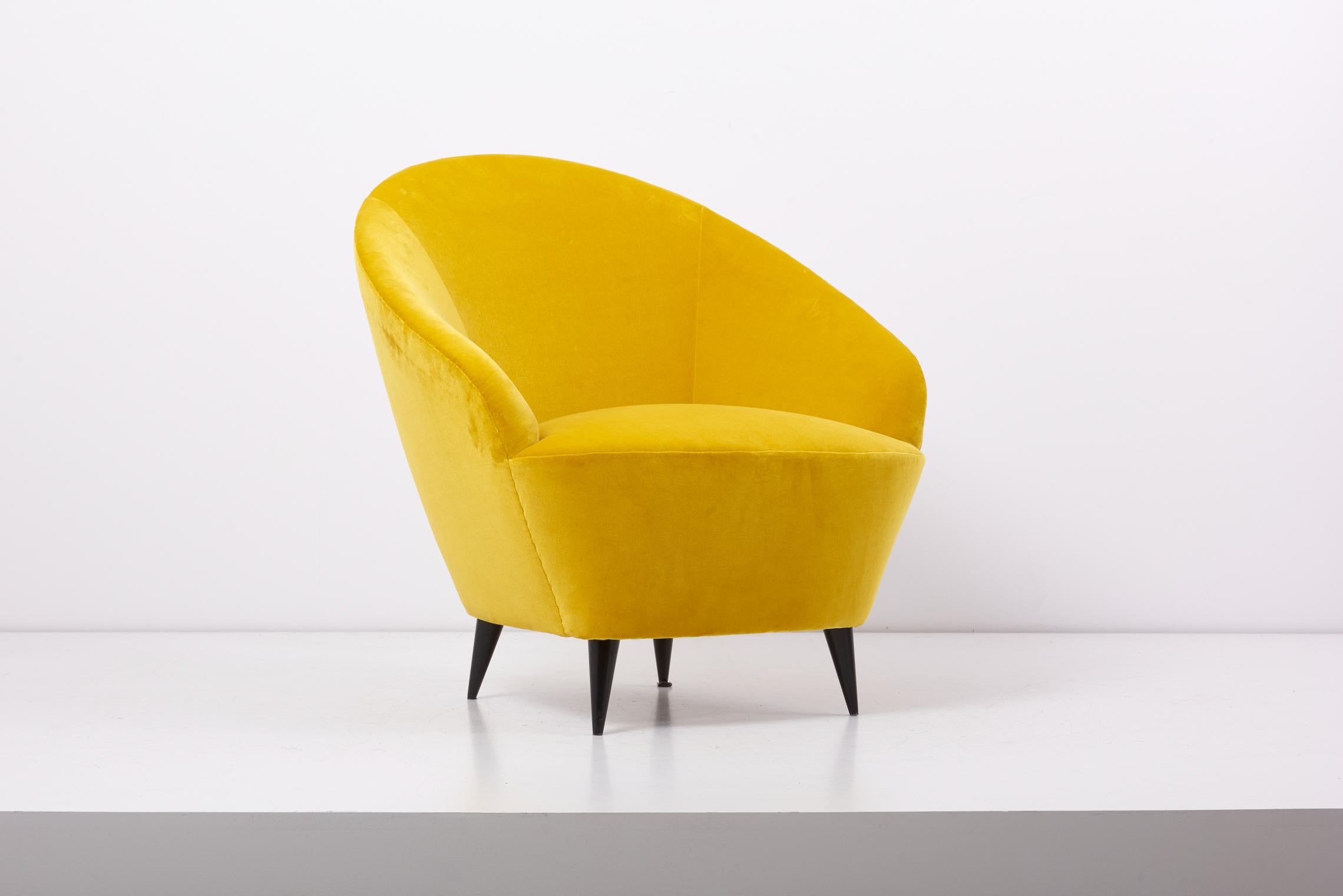 Paire de fauteuils de salon jaunes en velours de coton neuf, Italie, années 1950 en vente 9