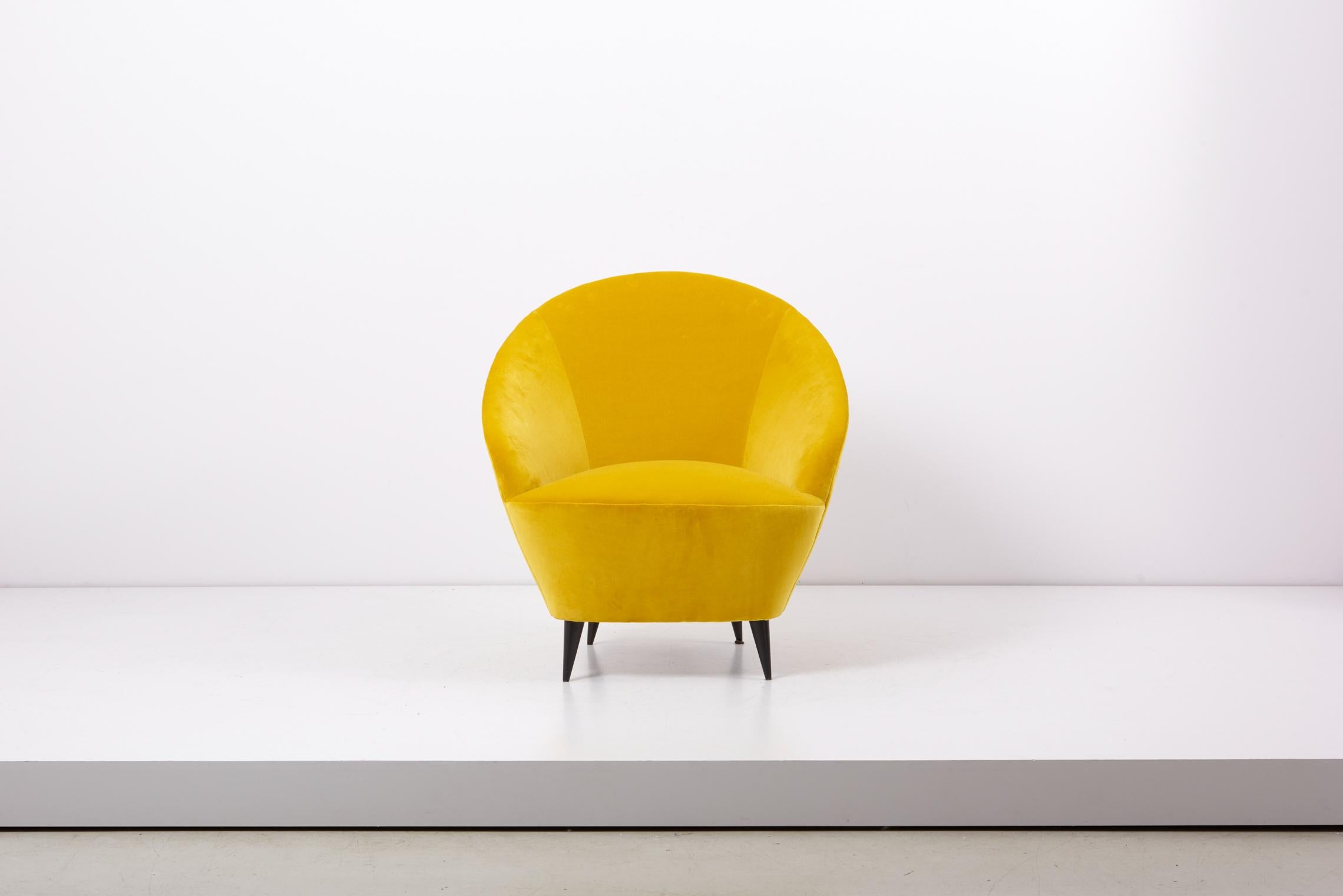 Italian Pair of Yellow Lounge Chairs in New Cotton Velvet, Italy, 1950s For Sale