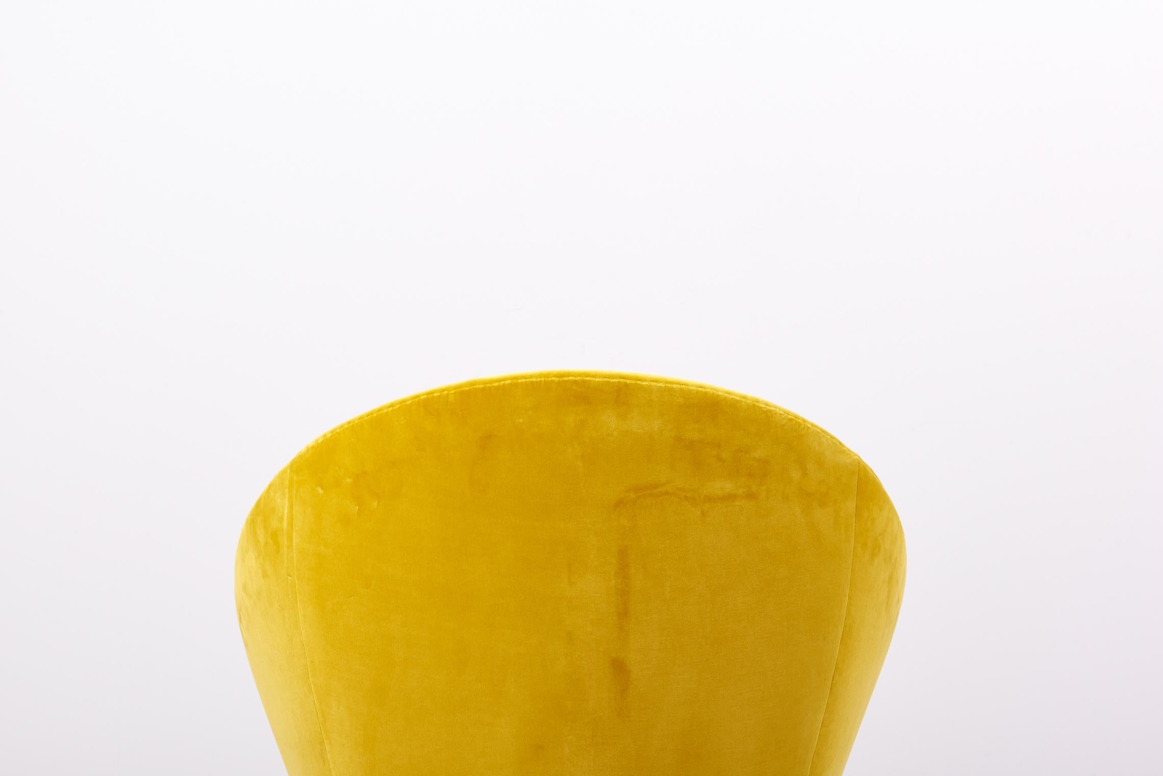 Pair of Yellow Lounge Chairs in New Cotton Velvet, Italy, 1950s For Sale 2