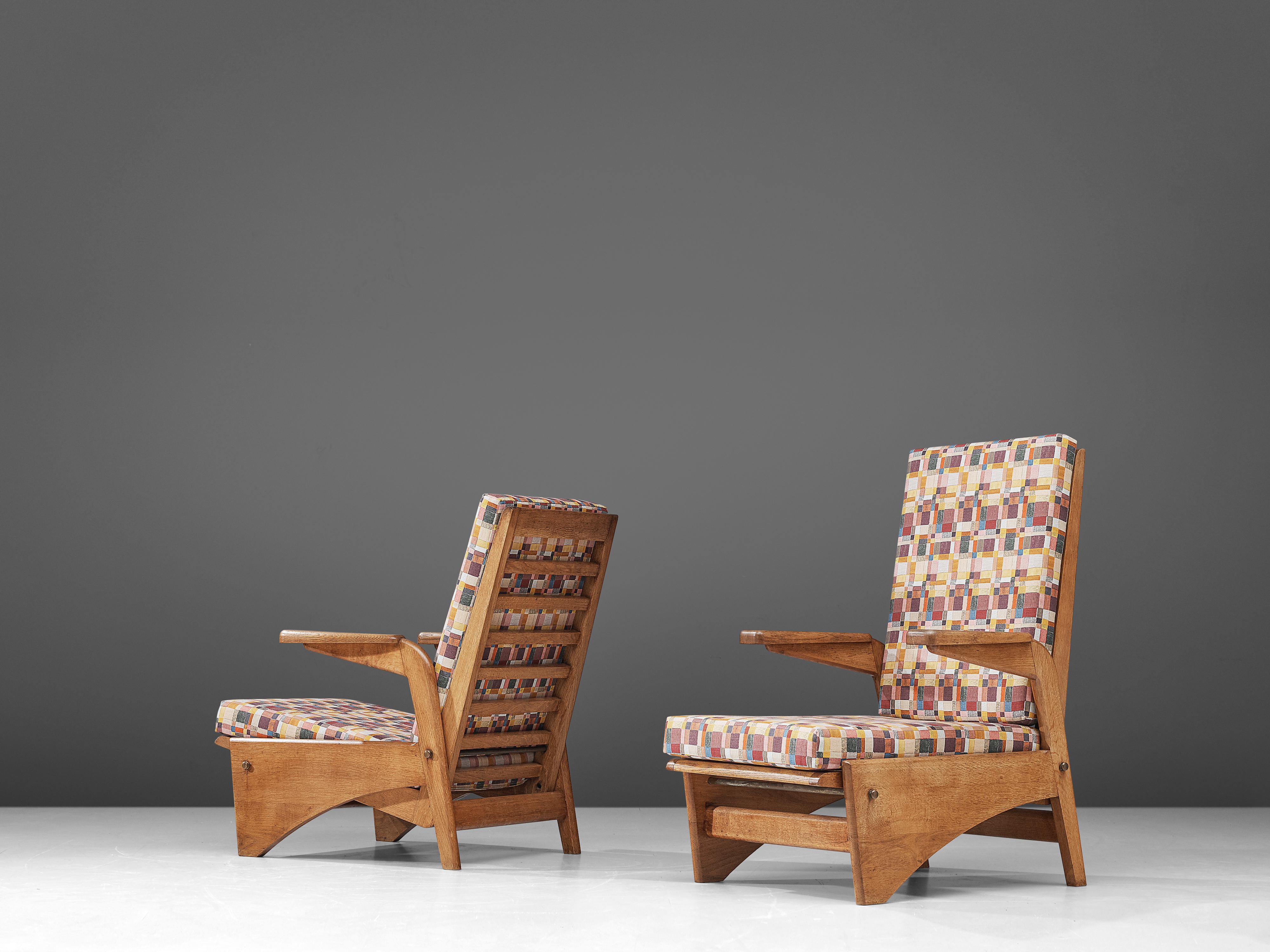 Mid-20th Century Pair of Lounge Chairs in Oak and Patterned Fabric by Gustave Gautier