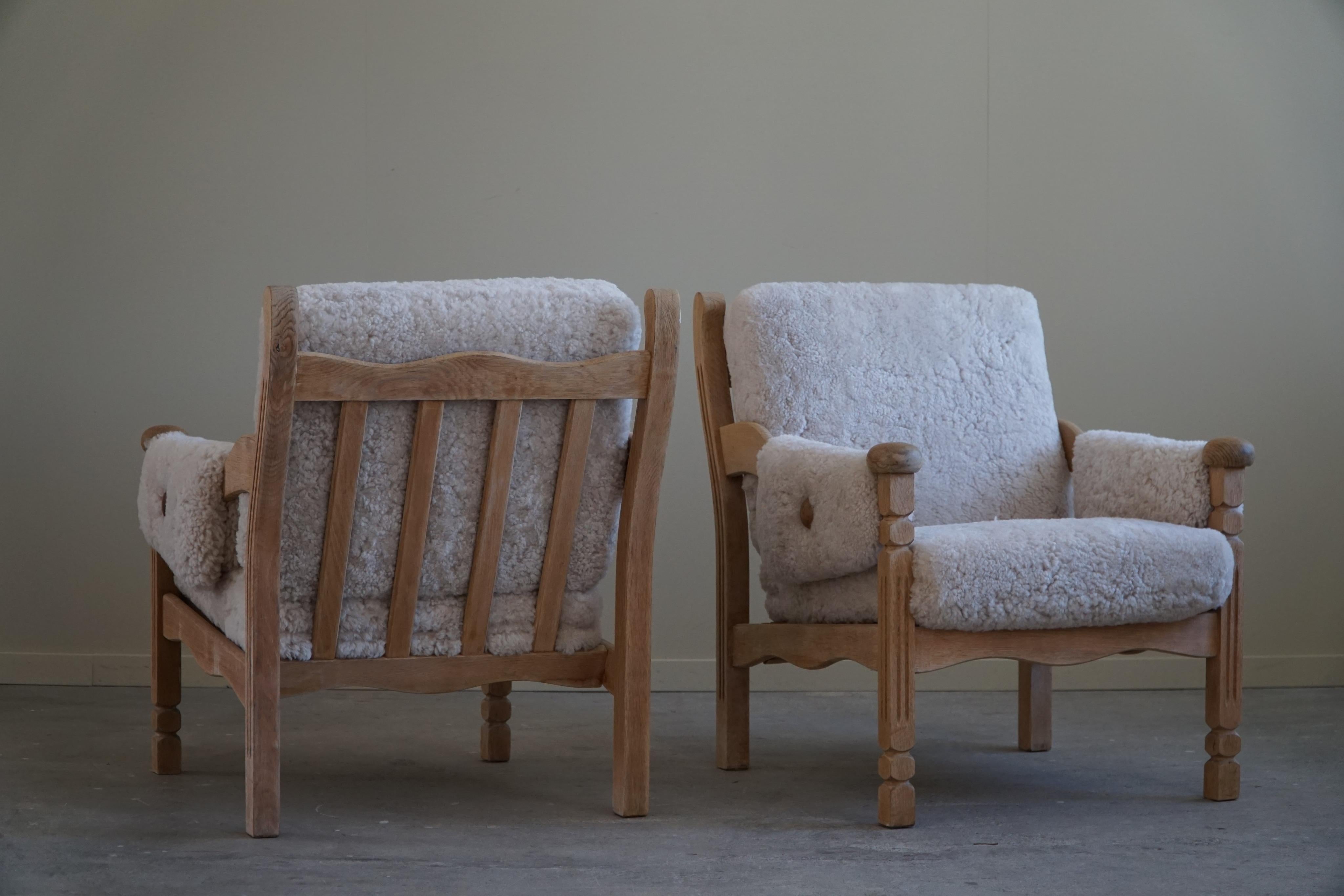 Mid-Century Modern Pair of Lounge Chairs in Oak & Lambswool, Danish Modern, Henning Kjærnulf, 1960