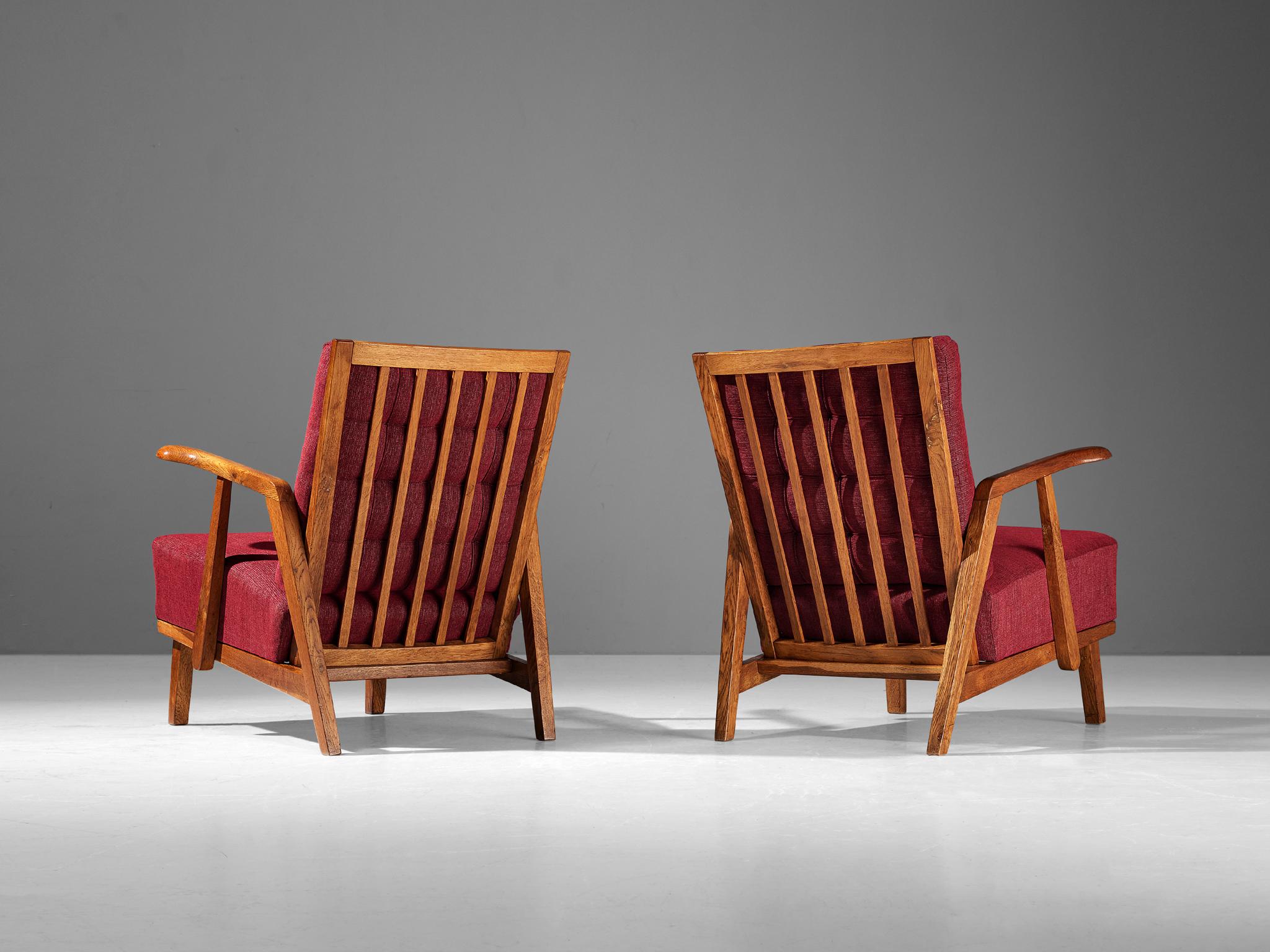 Mid-20th Century Pair of Lounge Chairs in Oak With Slatted Backs in Red Upholstery  For Sale
