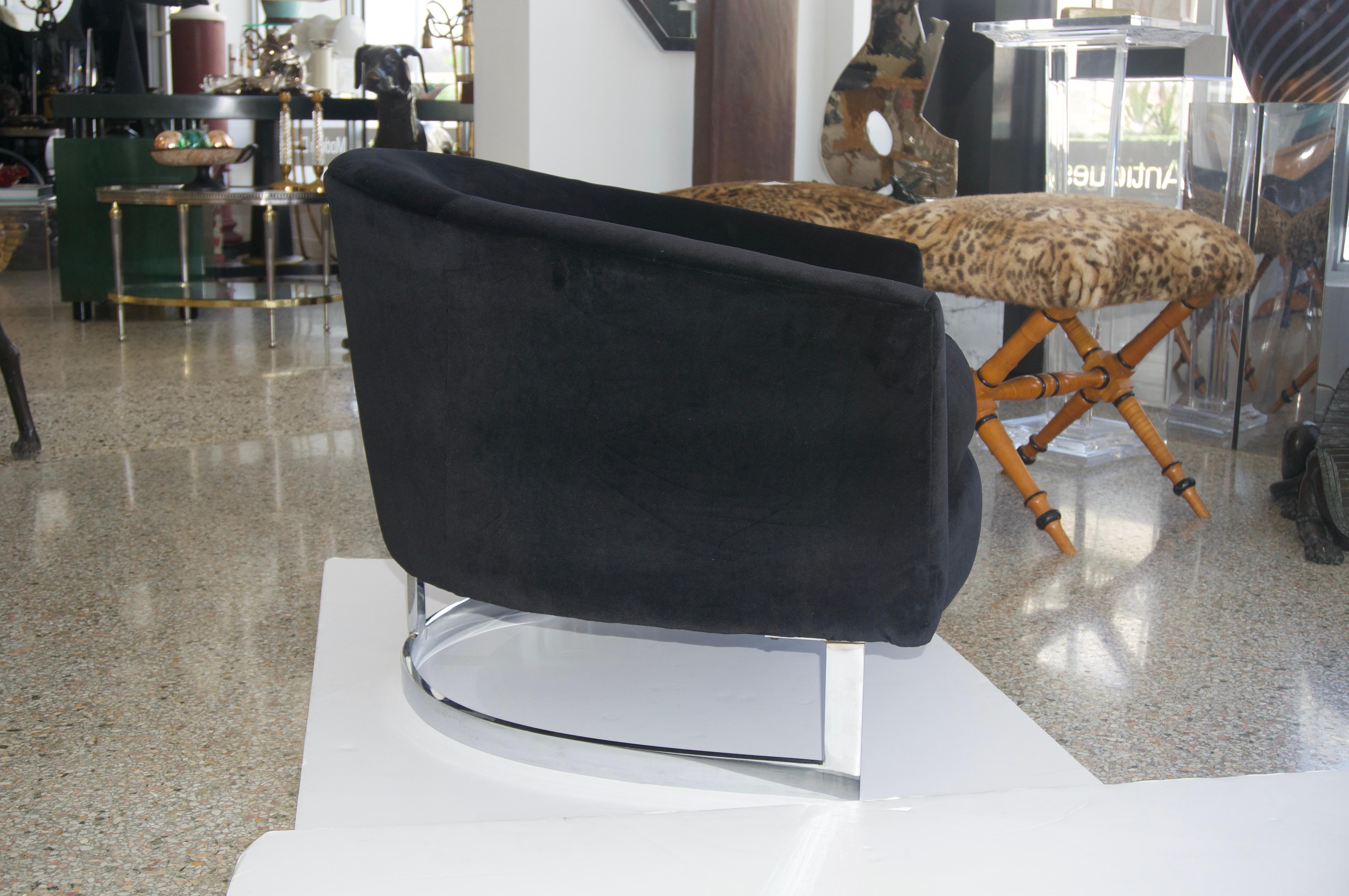 Mid-Century Modern Pair of Lounge Chairs in Polished Chrome and Black Velvet