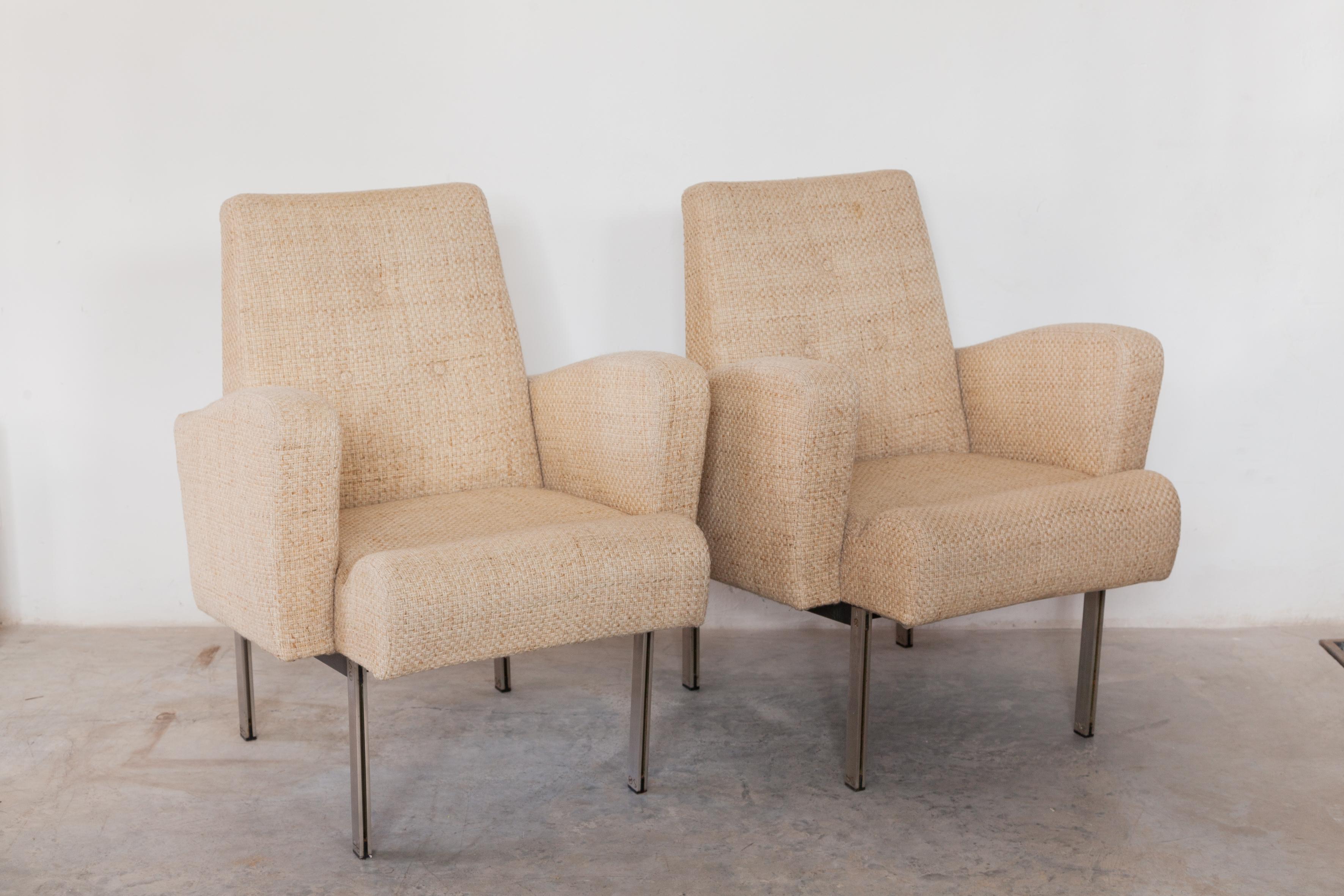 A beautiful set of vintage steel chromed of comfortable lounge chairs in style designed by Milo Baughman in 1960s. These classic and elegant chairs feature an architectural chrome frame with preformed foam equipped seating for your legs provides