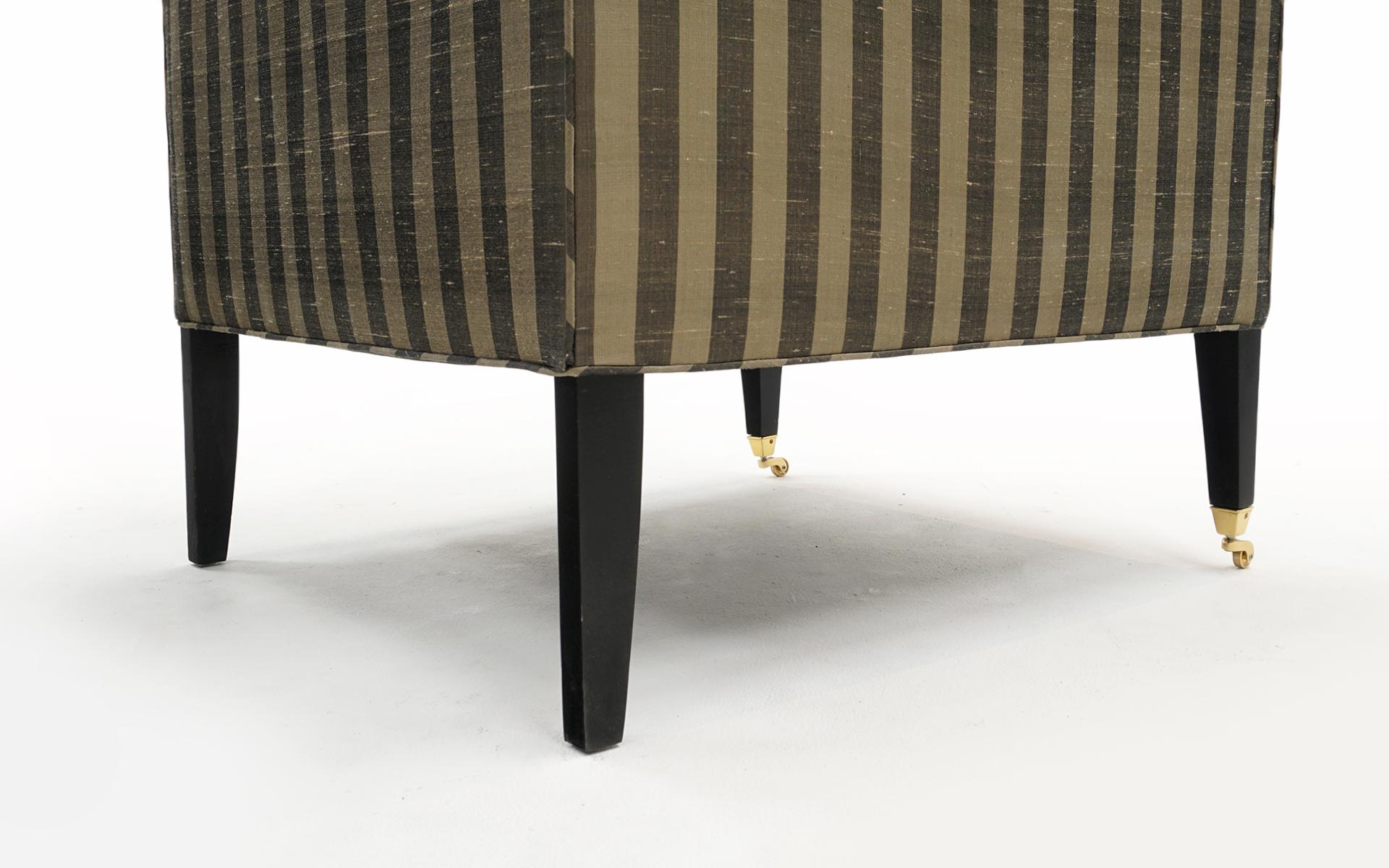 Paar Loungesessel mit braunen und grauen Streifen im Stil von Dunbar im Angebot 2