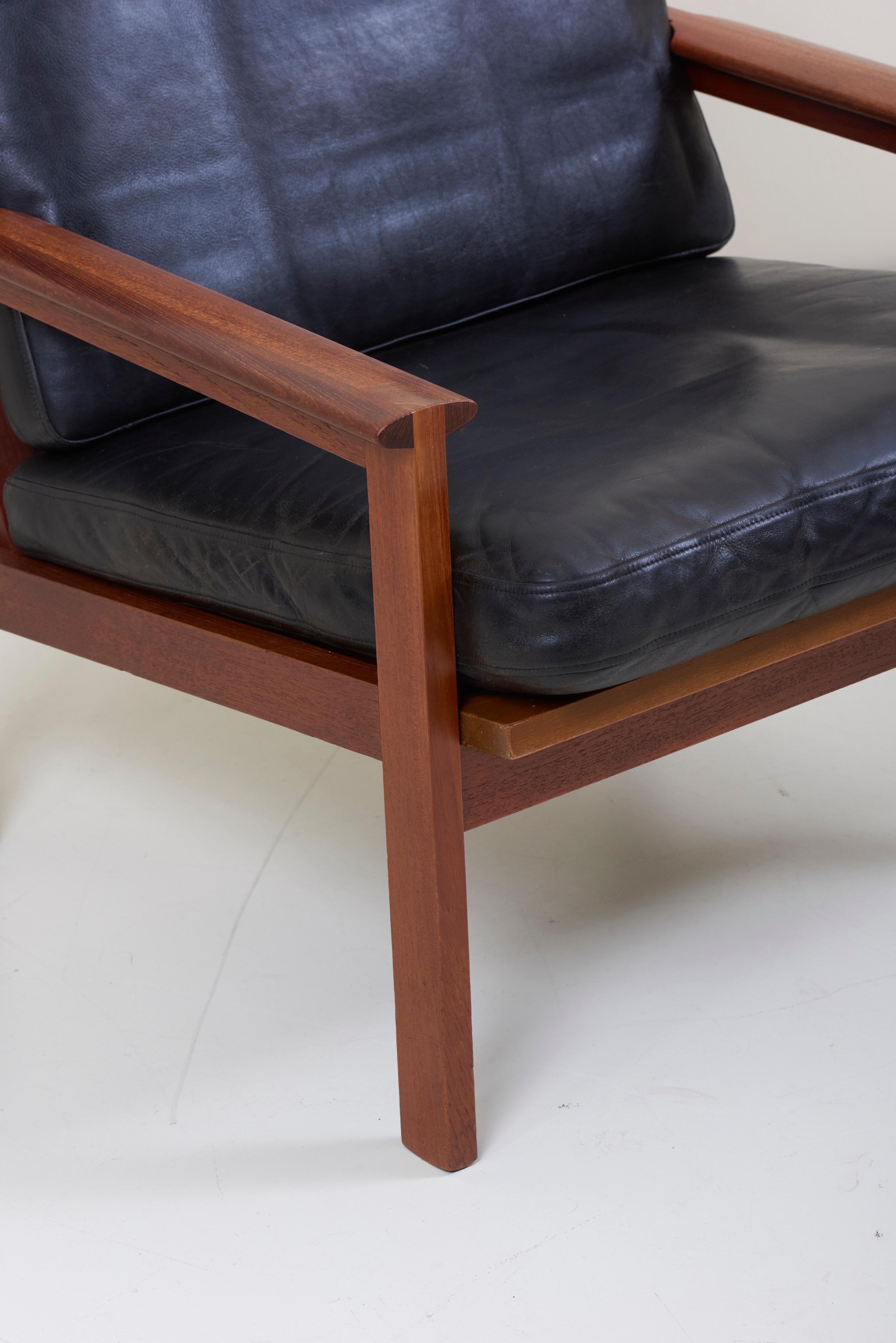 Pair of Lounge Chairs in Teak and Leather by Danish Architect Illum Wikkelsø 3
