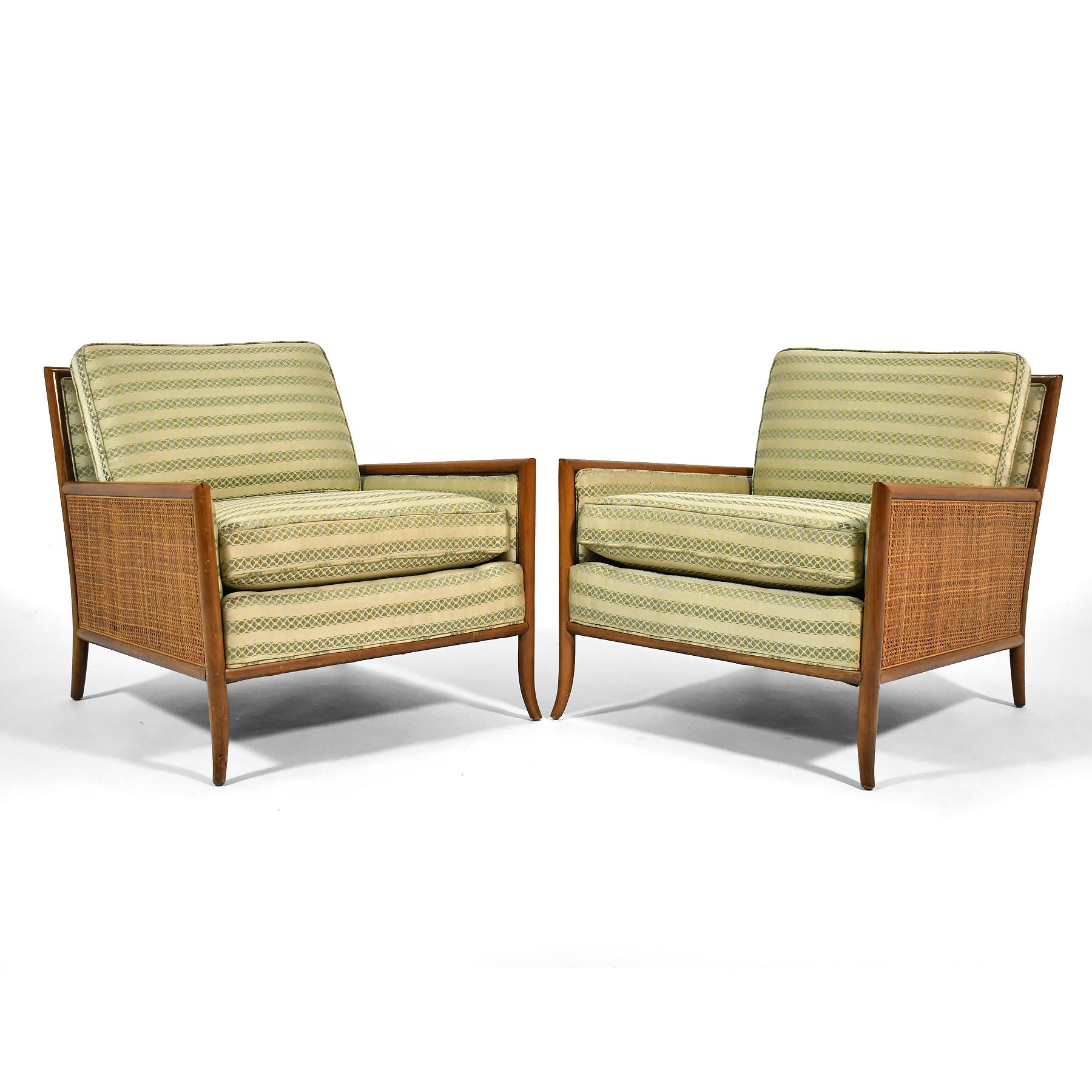 Mid-Century Modern Pair of Lounge Chairs in the Manner of T.H. Robsjohn-Gibbings For Sale