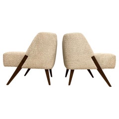 Pair of Lounge Chairs in the Style of Gio Ponti, Walnut and Boucle Fabric