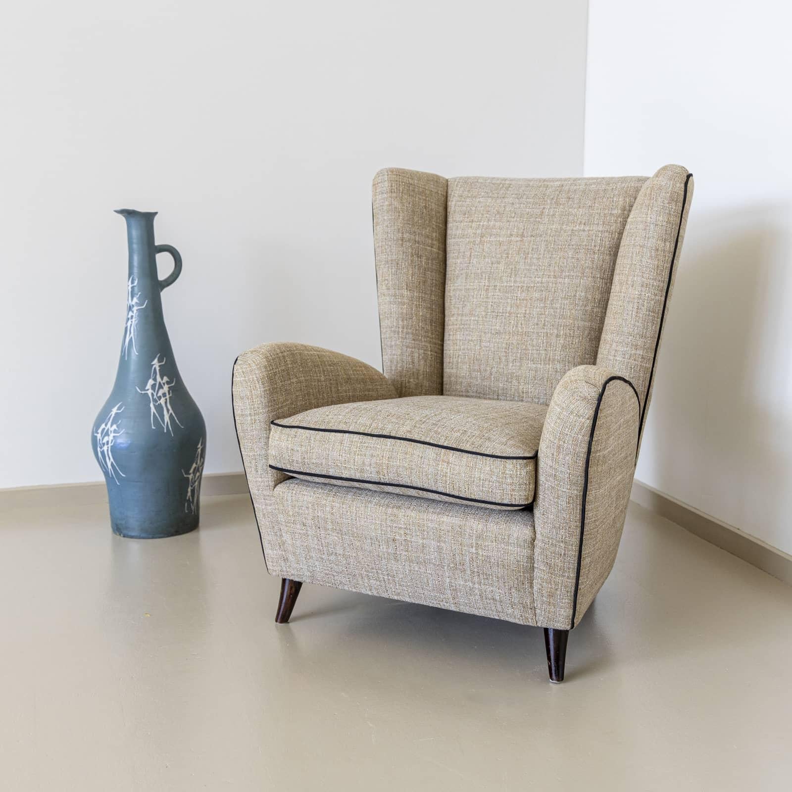 20th Century Pair of Lounge Chairs in the style of Paolo Buffa, Italy 1940s For Sale