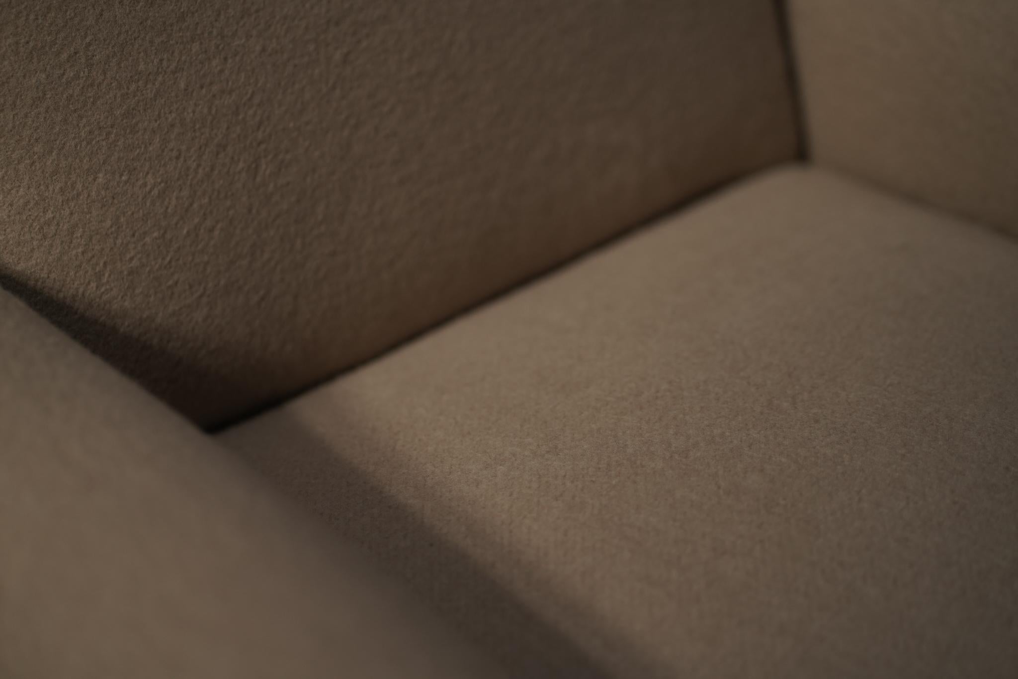 Paar Lounge-Sessel aus Wolle im Angebot 2