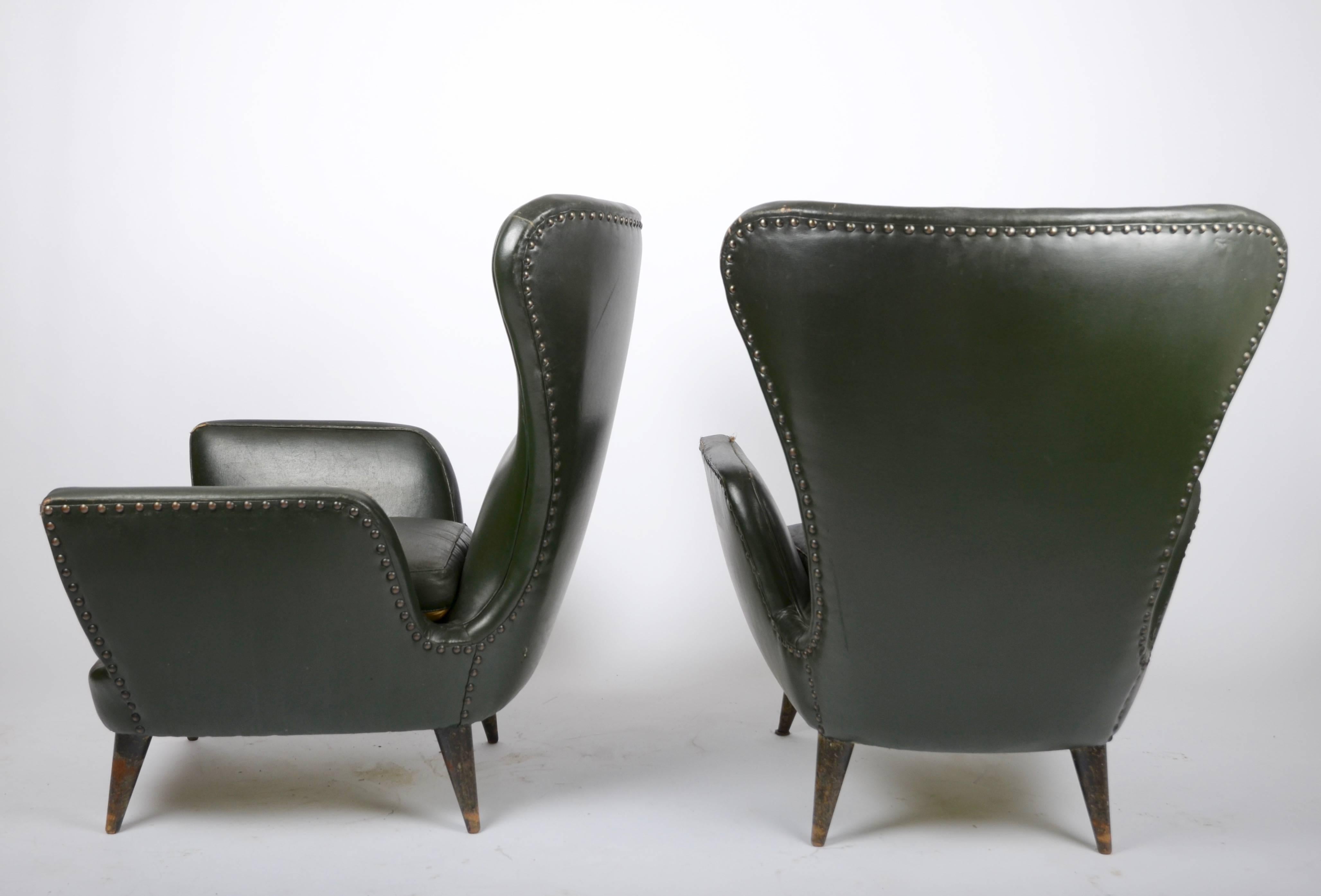 Paire de fauteuils de salon italiens, années 1950 État moyen - En vente à Stockholm, SE