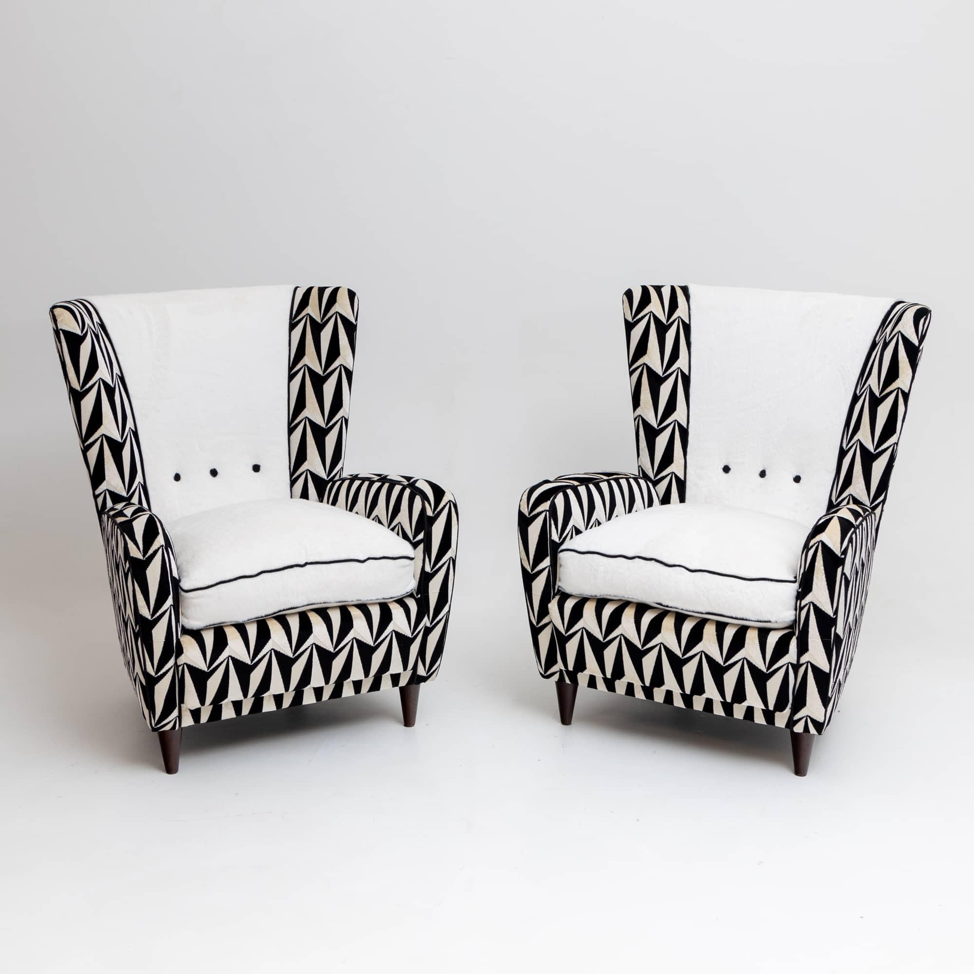 Modern Pair of Lounge Chairs, Italian Manufacture, Mid-20th Century For Sale