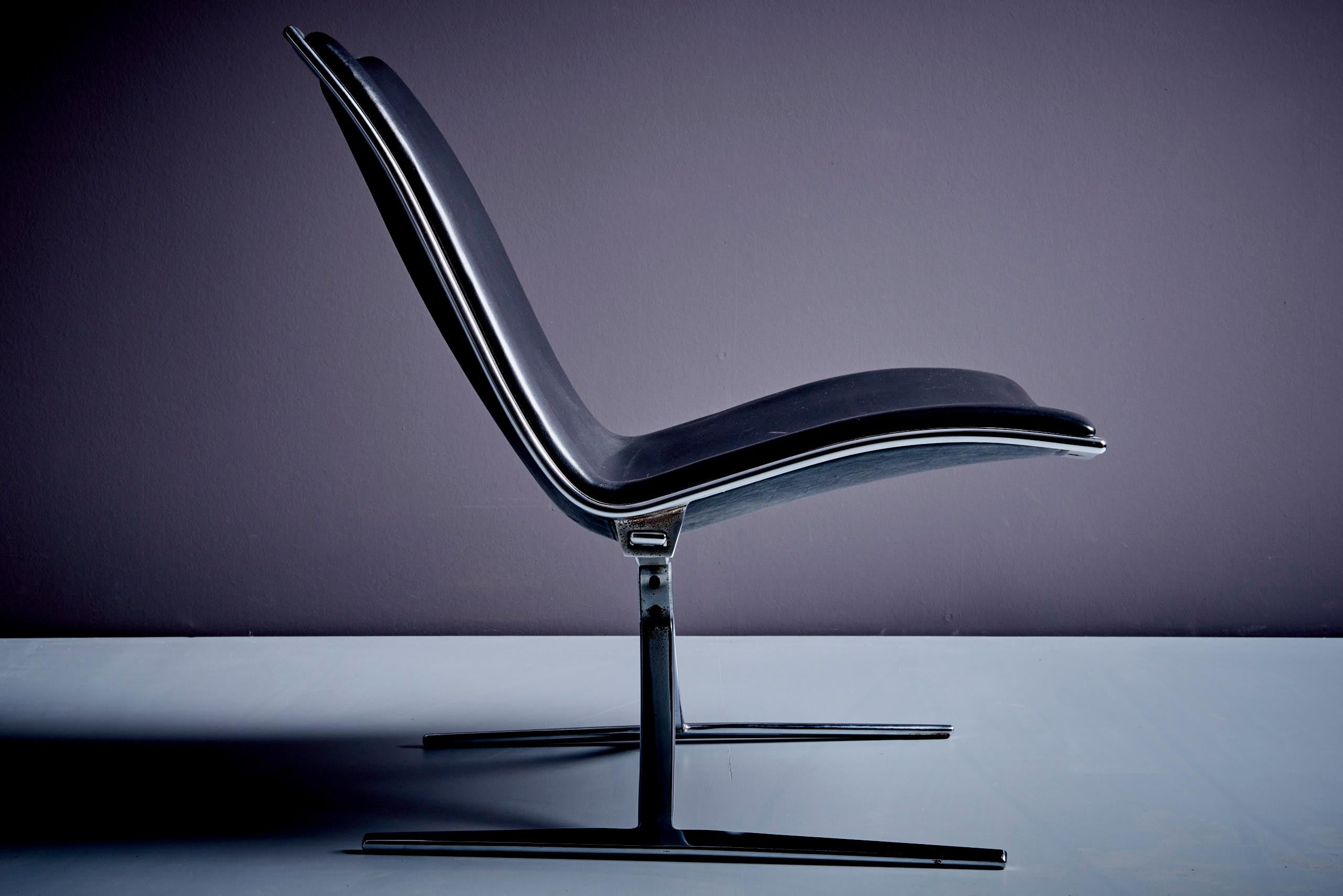 Pair of Lounge Chairs JK 710 by Jørgen Kastholm for Kill International For Sale 1