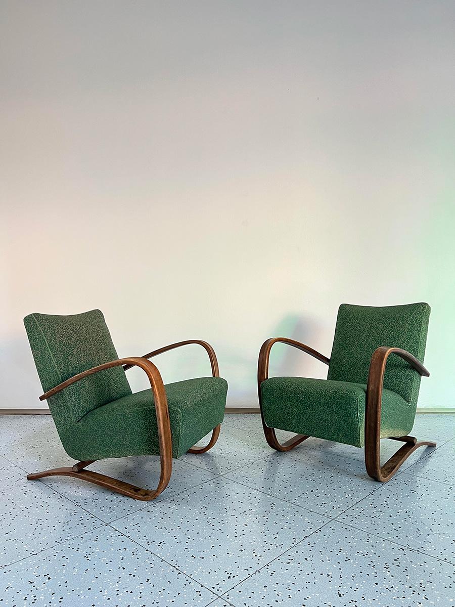 Wooden lounge chairs, model H-269, designed by Jindrich Halabala and manufactured by UP Závody in Czechoslovakia, 1930s.

Perhaps one of the most iconic lounge chairs models by the renowned Czech designer, the H-269 model designed for UP Závody