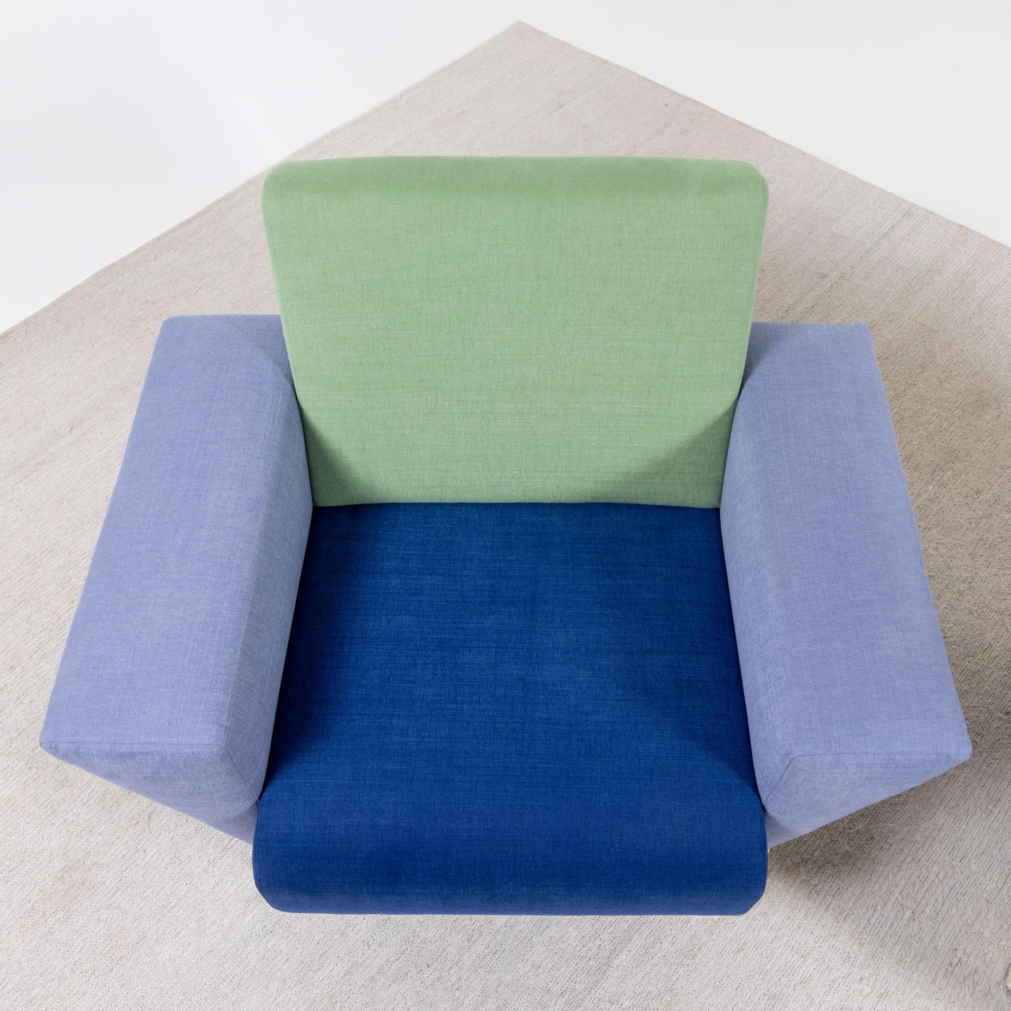 Italian Pair of lounge chairs, model 