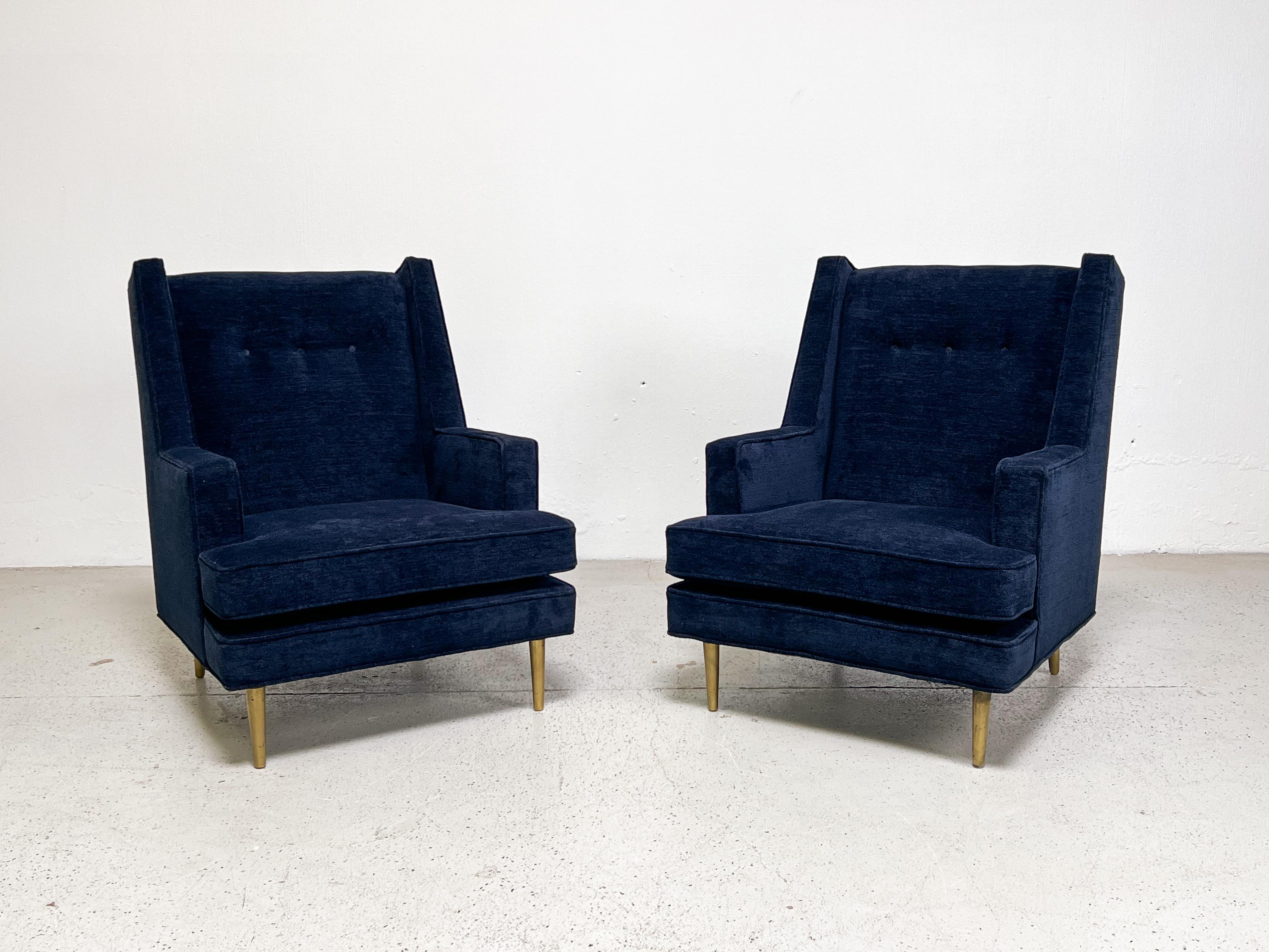 Pair of Lounge Chairs on Brass Legs by Edward Wormley for Dunbar In Good Condition For Sale In Dallas, TX