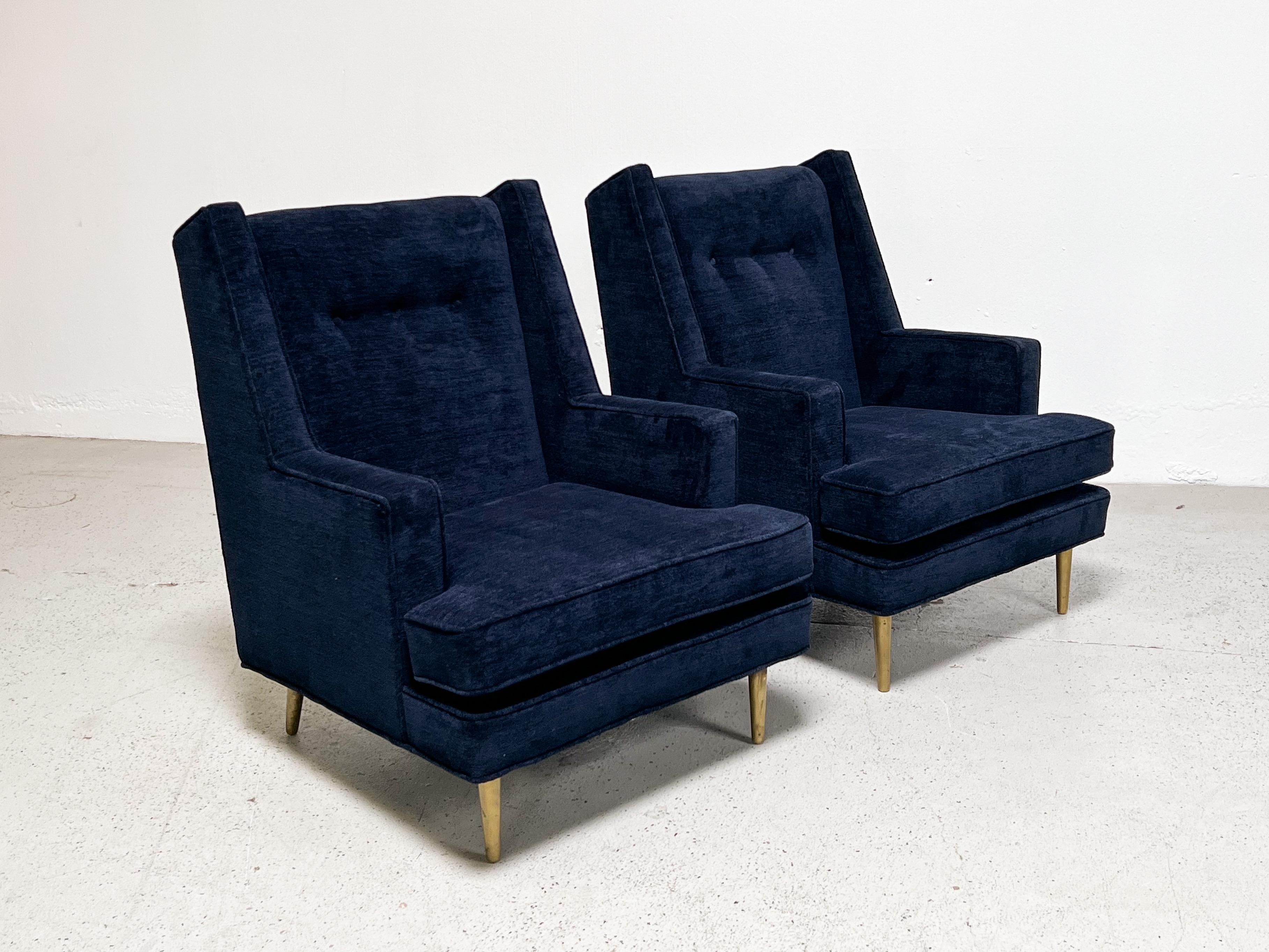 Laiton Paire de fauteuils de salon sur pieds en laiton par Edward Wormley pour Dunbar en vente