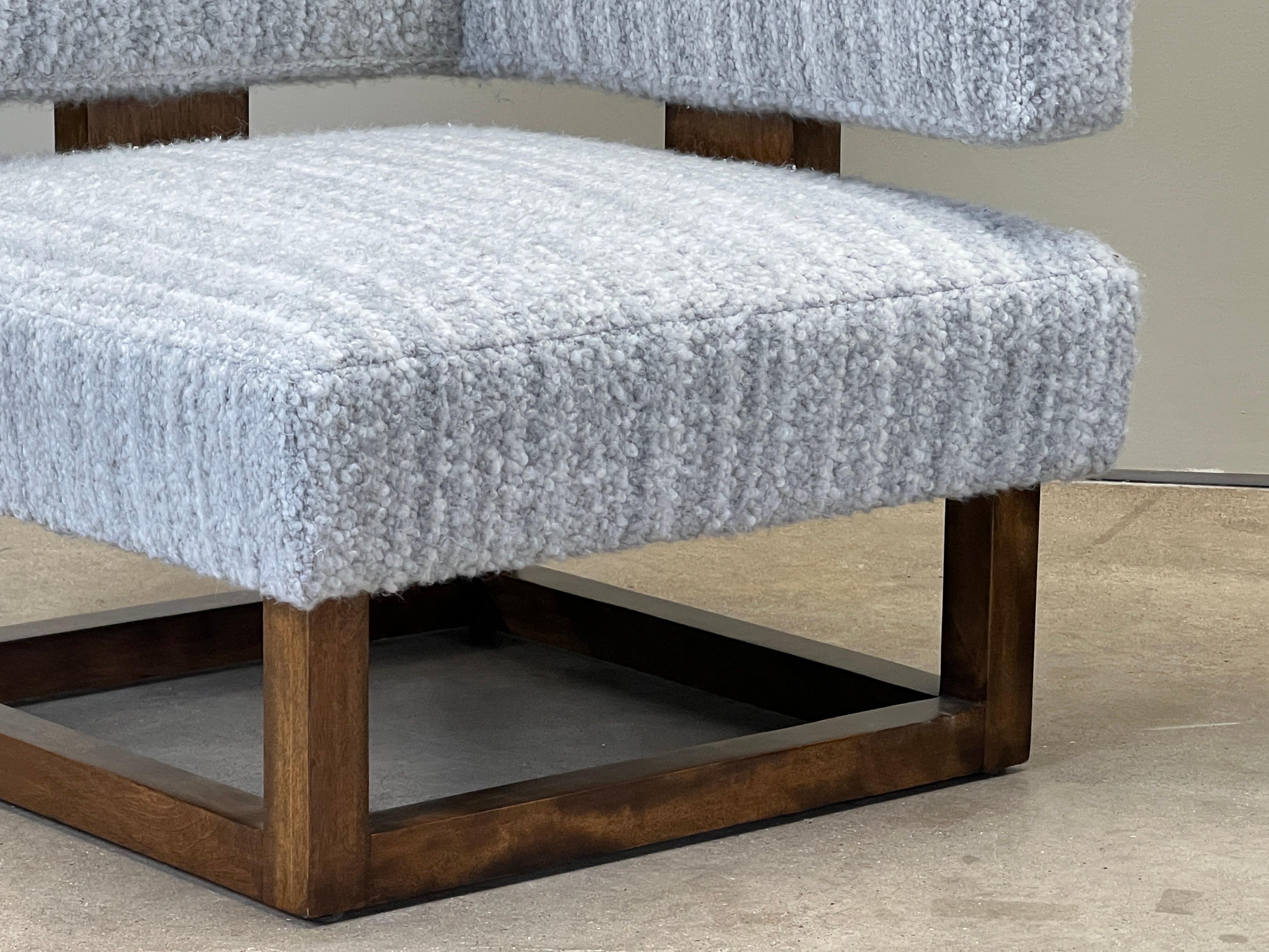 Paar Loungesessel / Settee von Brown Saltman im Angebot 7