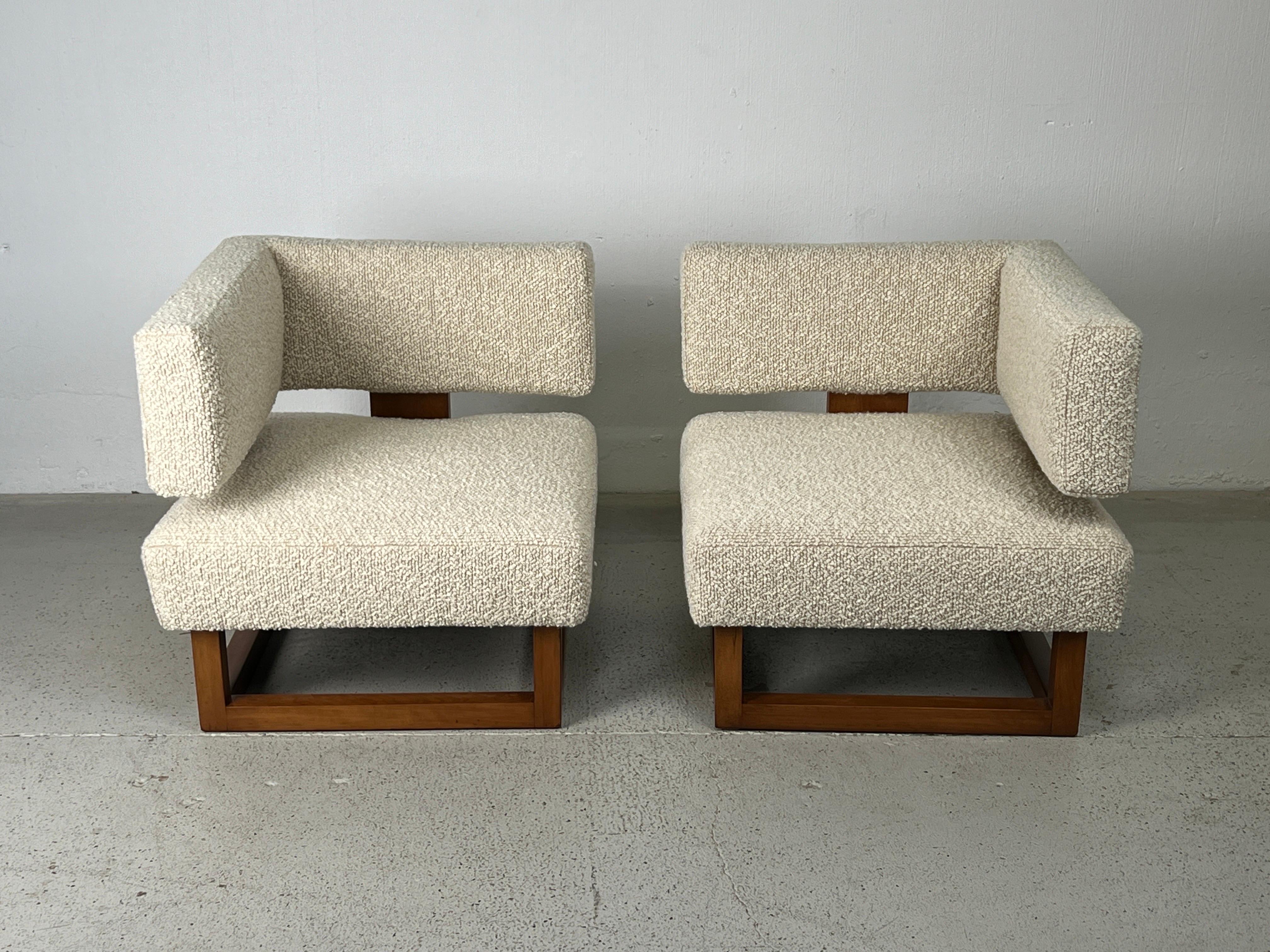 Pair of Lounge Chairs / Settee by Brown Saltman  In Good Condition For Sale In Dallas, TX