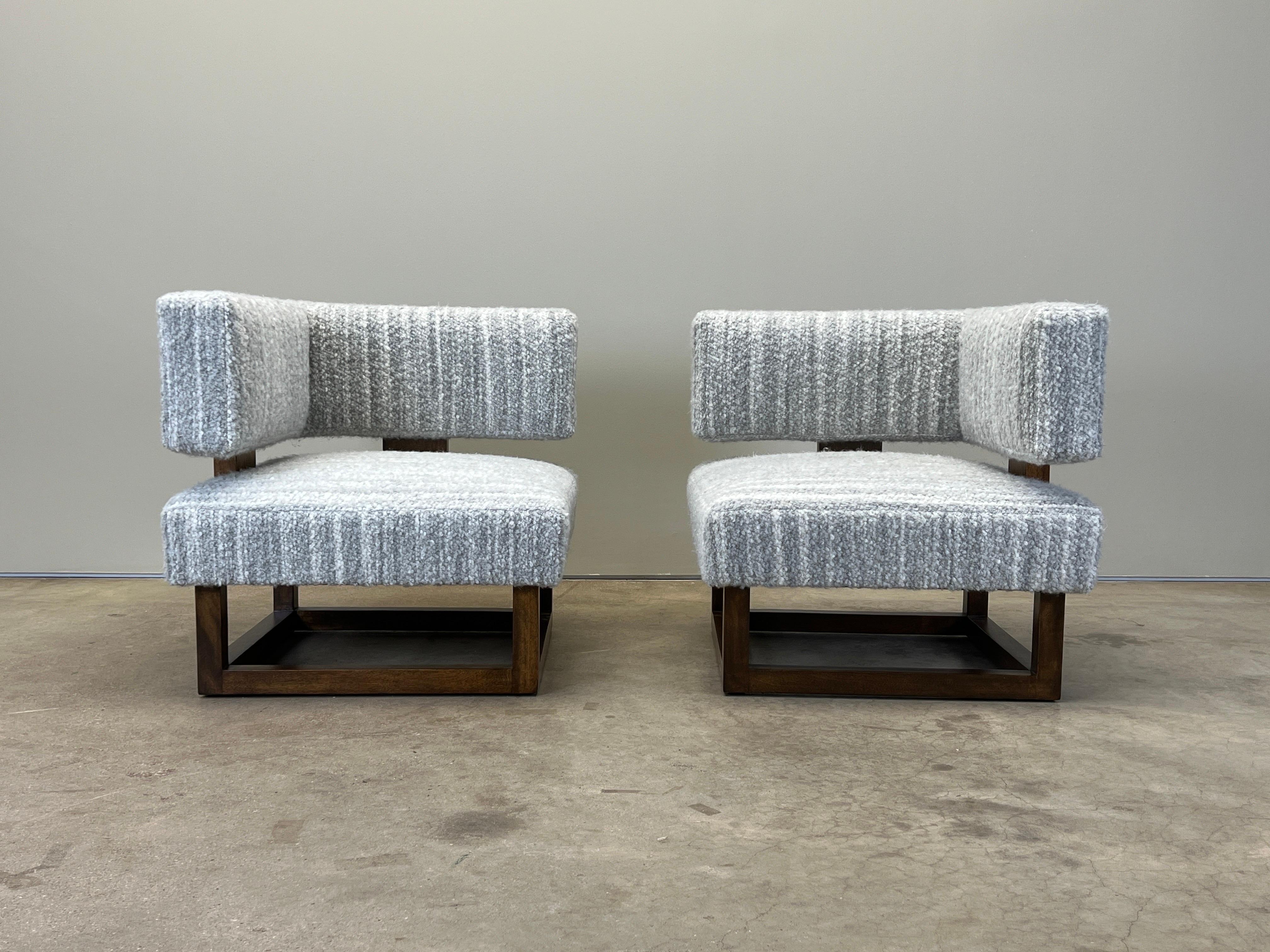 Paar Loungesessel / Settee von Brown Saltman (Stoff) im Angebot