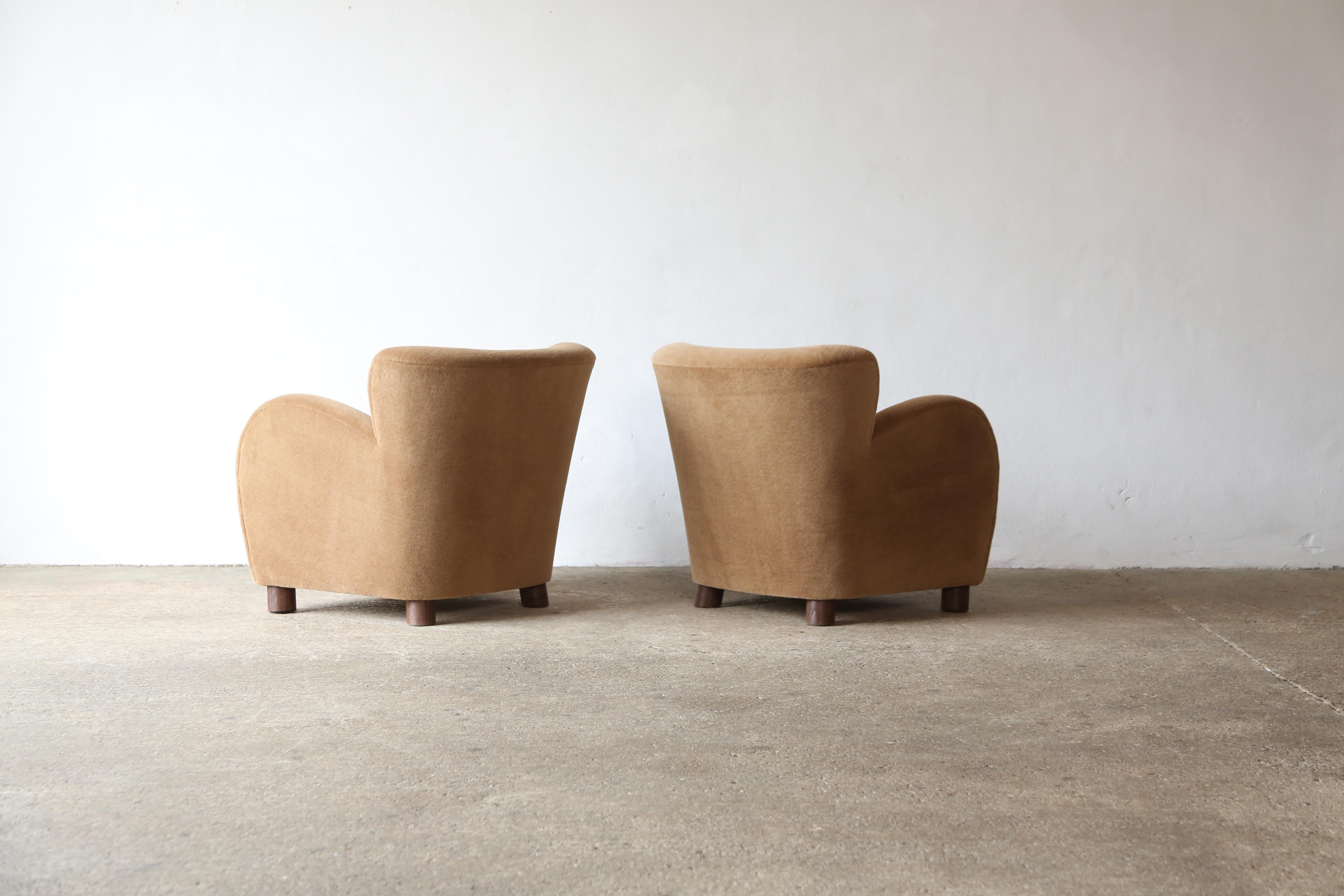 Pair of Lounge Chairs, Upholstered in Pure Alpaca Siglo XXI y contemporáneo en venta