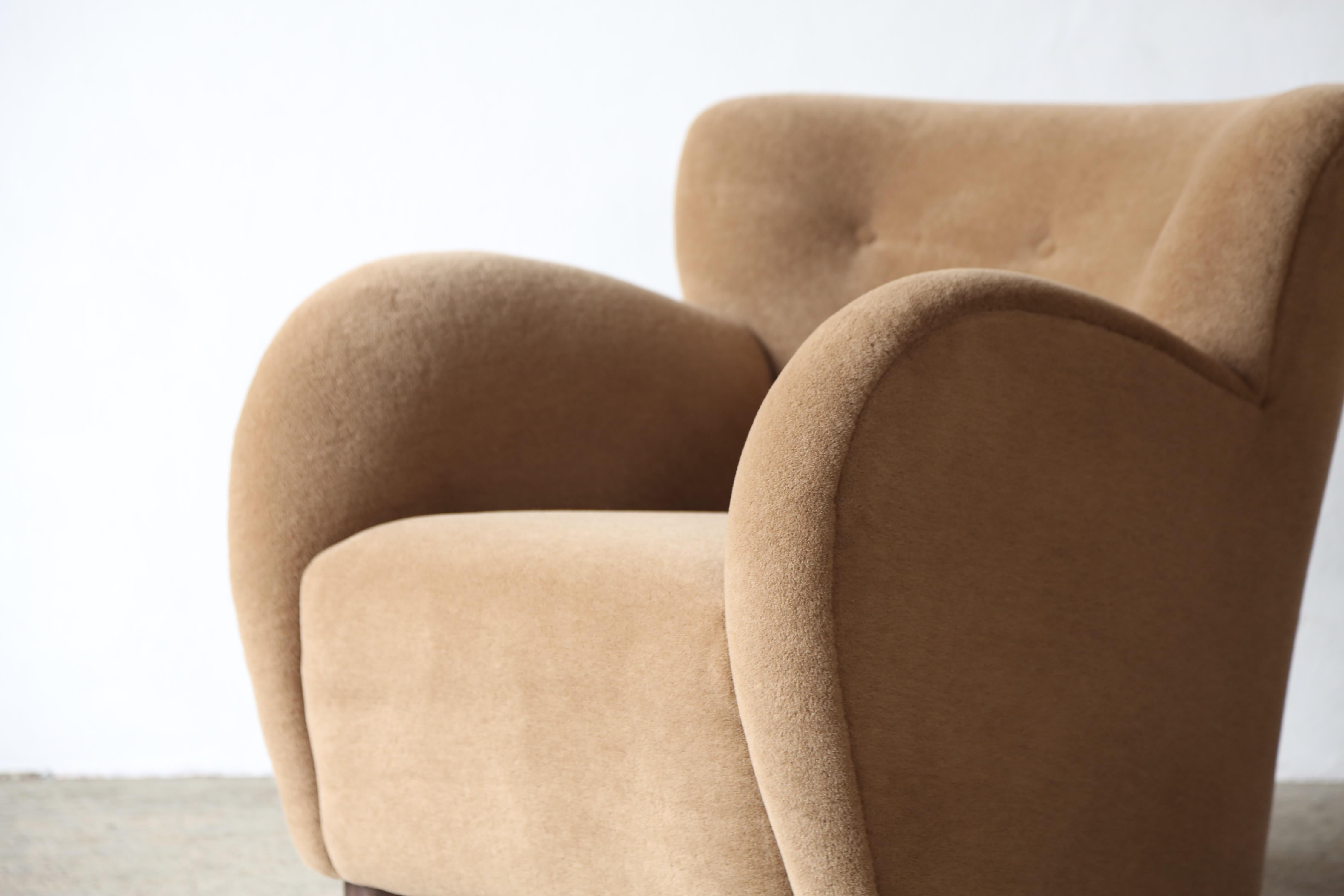 Pair of Lounge Chairs, Upholstered in Pure Alpaca en venta 2