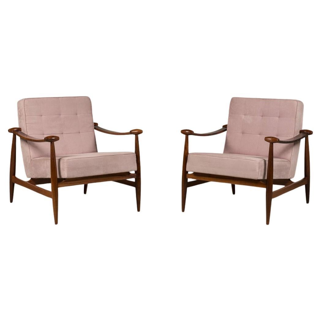 Pair of Lounge Chairs with Curved Armrest, Liceu de Artes, Brazilian Mid-Century